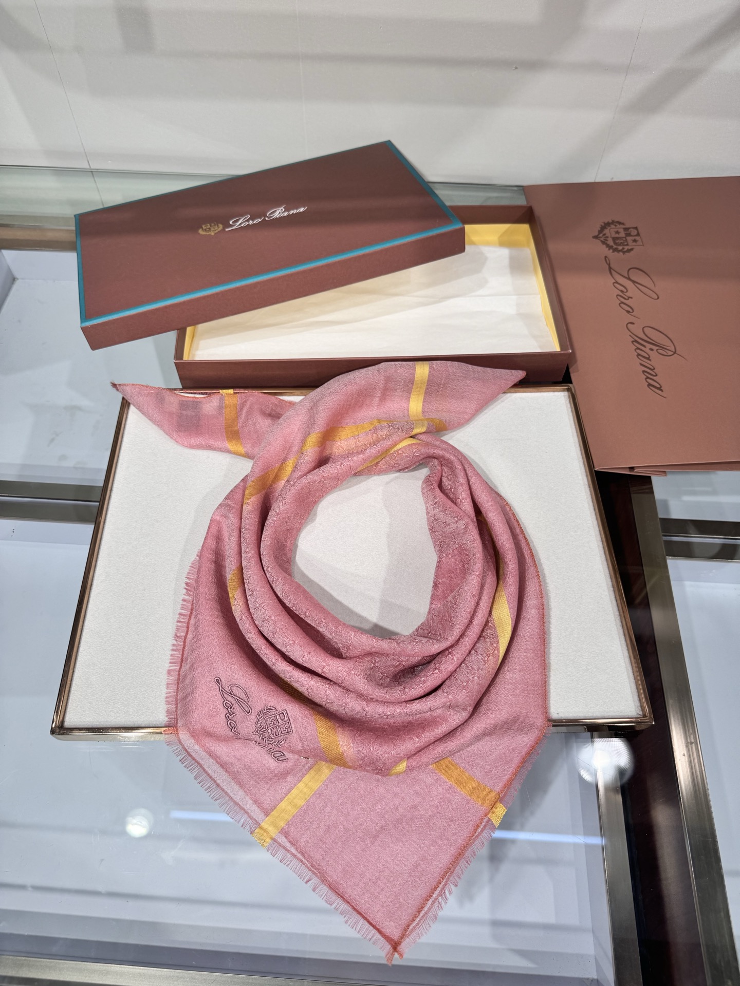 💟🎨💫罗罗皮雅娜【LP腰果图案羊绒长巾】LP羊绒世家，羊绒界的新贵，只做最好的皮雅娜❗自己可以去看看哦，