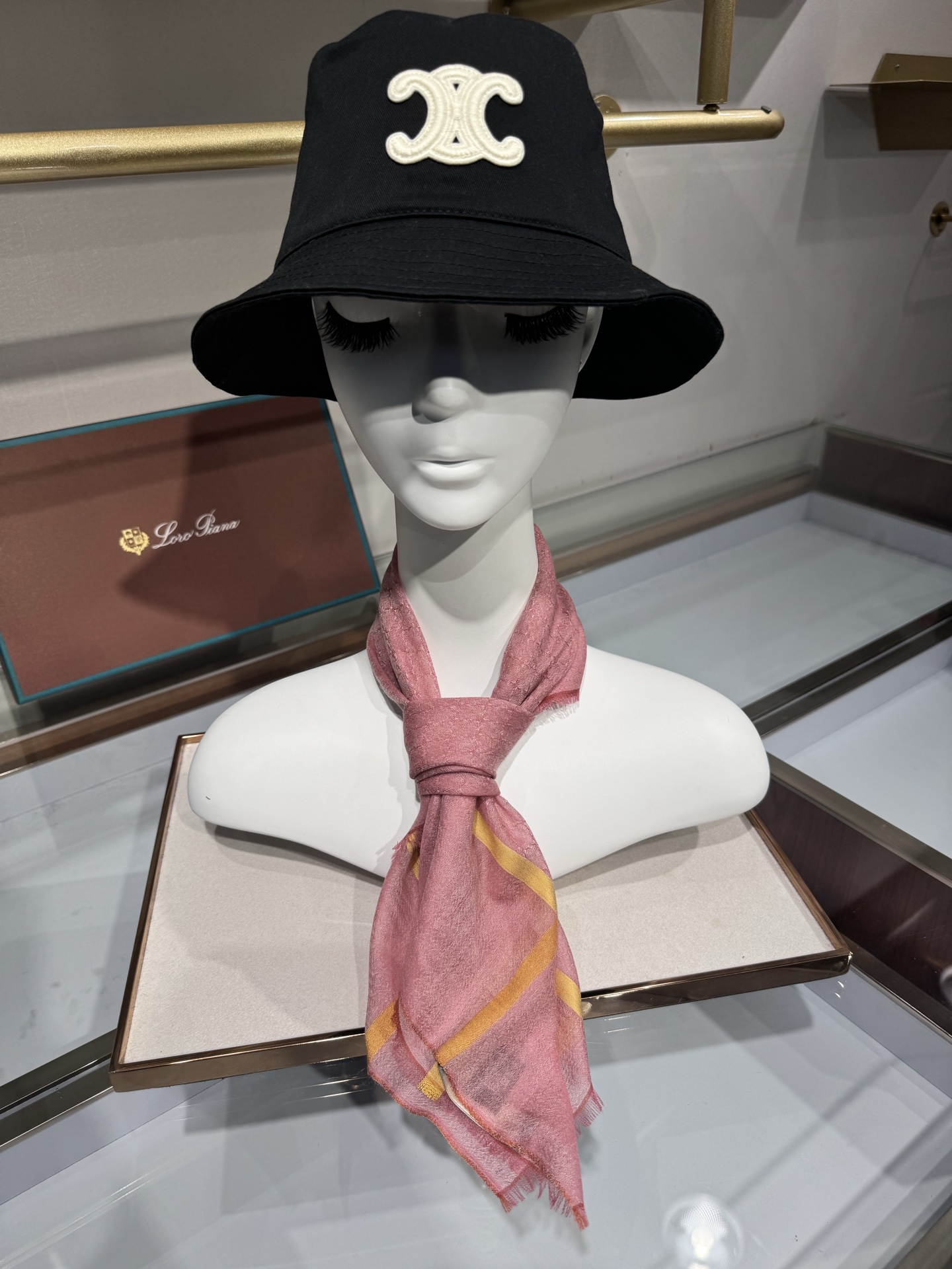 💟🎨💫罗罗皮雅娜【LP腰果图案羊绒长巾】LP羊绒世家，羊绒界的新贵，只做最好的皮雅娜❗自己可以去看看哦，