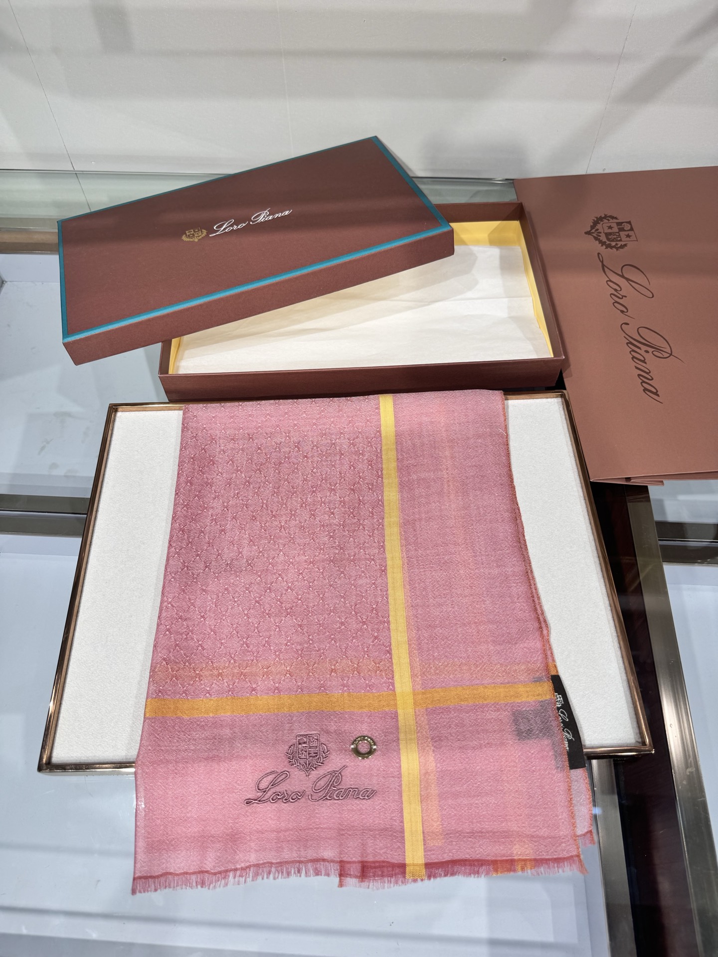 💟🎨💫罗罗皮雅娜【LP腰果图案羊绒长巾】LP羊绒世家，羊绒界的新贵，只做最好的皮雅娜❗自己可以去看看哦，