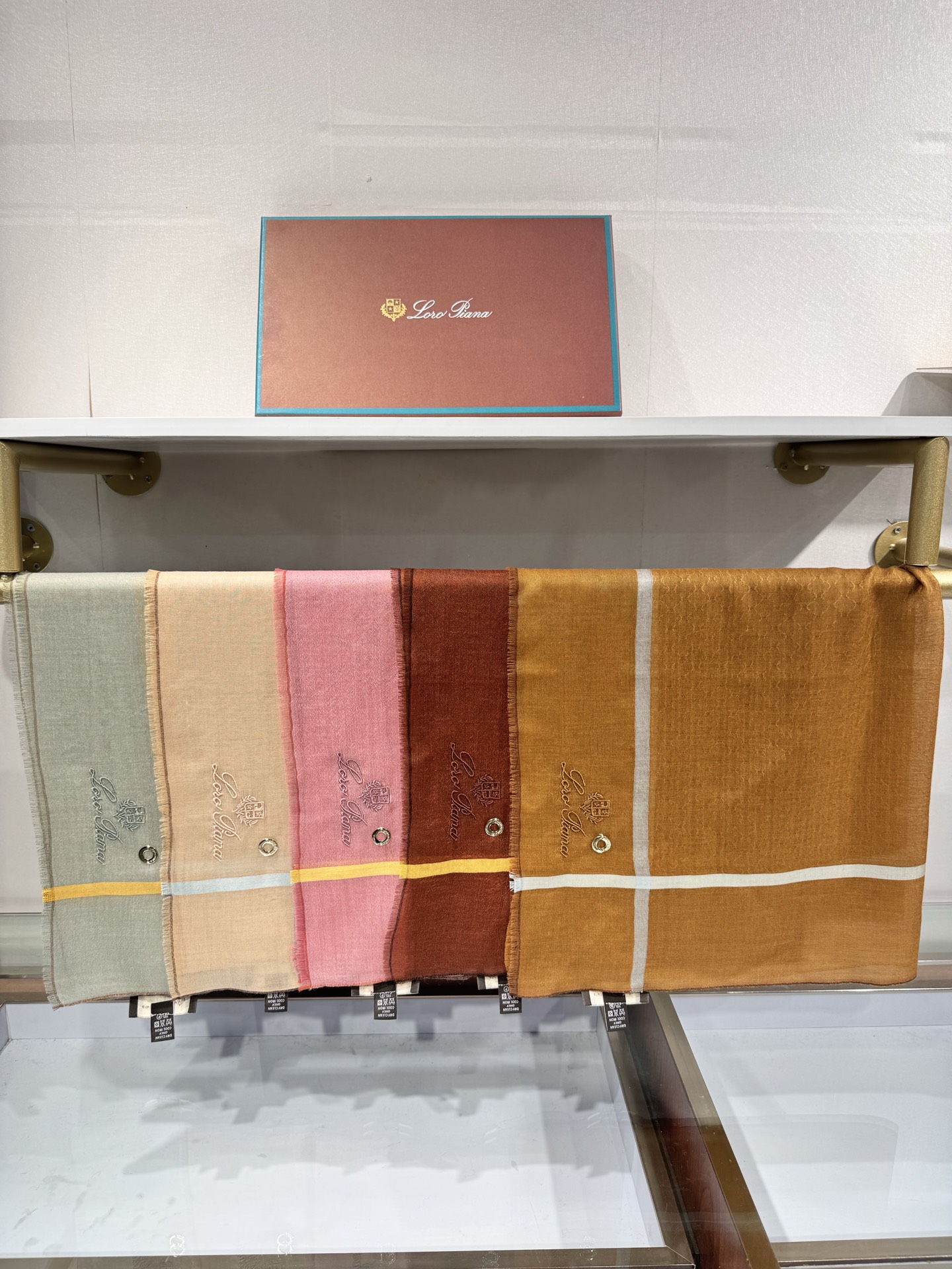 💟🎨💫罗罗皮雅娜【LP腰果图案羊绒长巾】LP羊绒世家，羊绒界的新贵，只做最好的皮雅娜❗自己可以去看看哦，