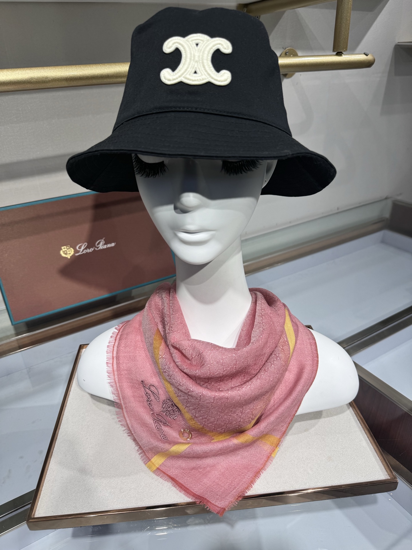 💟🎨💫罗罗皮雅娜【LP腰果图案羊绒长巾】LP羊绒世家，羊绒界的新贵，只做最好的皮雅娜❗自己可以去看看哦，