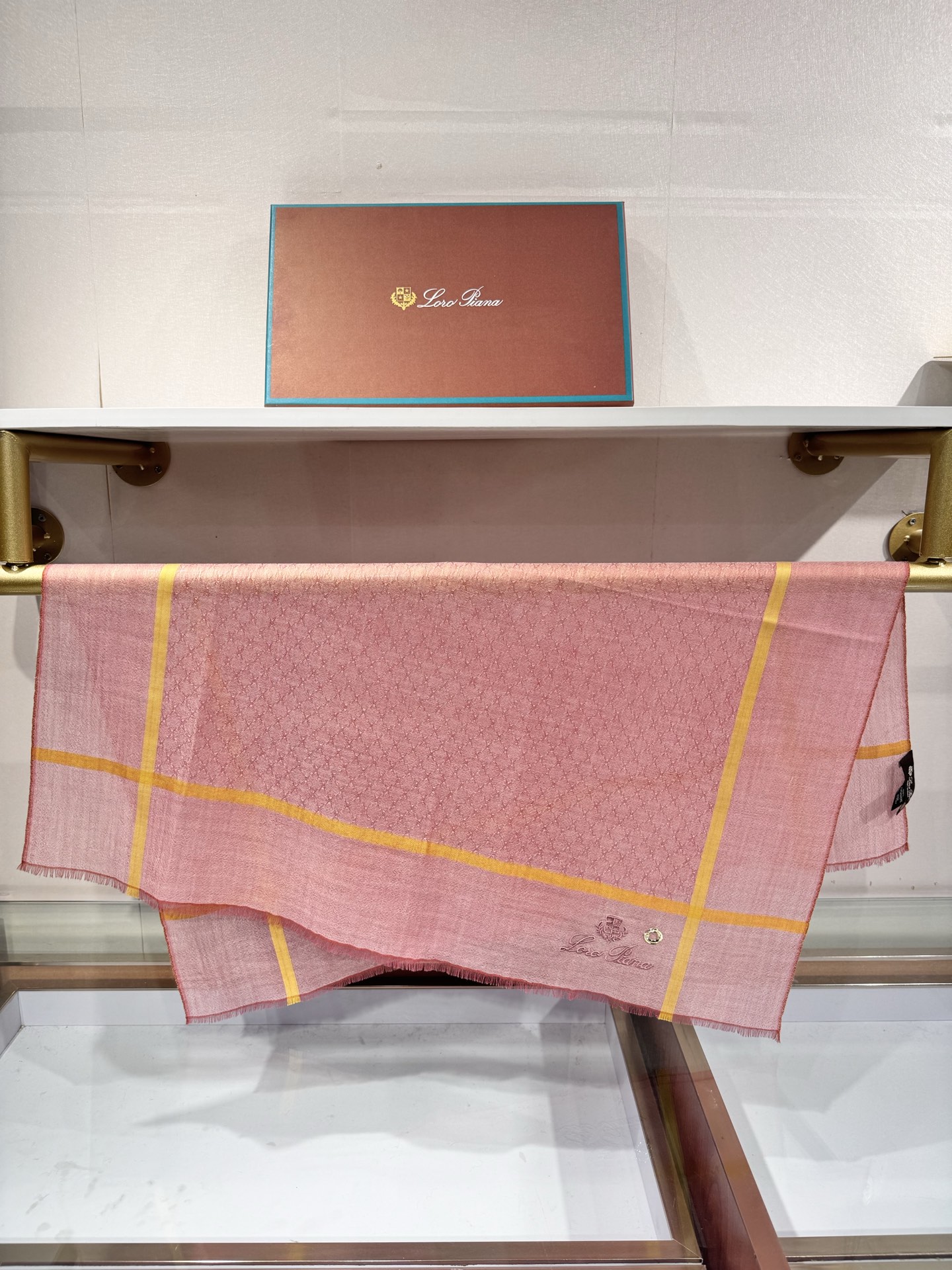 💟🎨💫罗罗皮雅娜【LP腰果图案羊绒长巾】LP羊绒世家，羊绒界的新贵，只做最好的皮雅娜❗自己可以去看看哦，