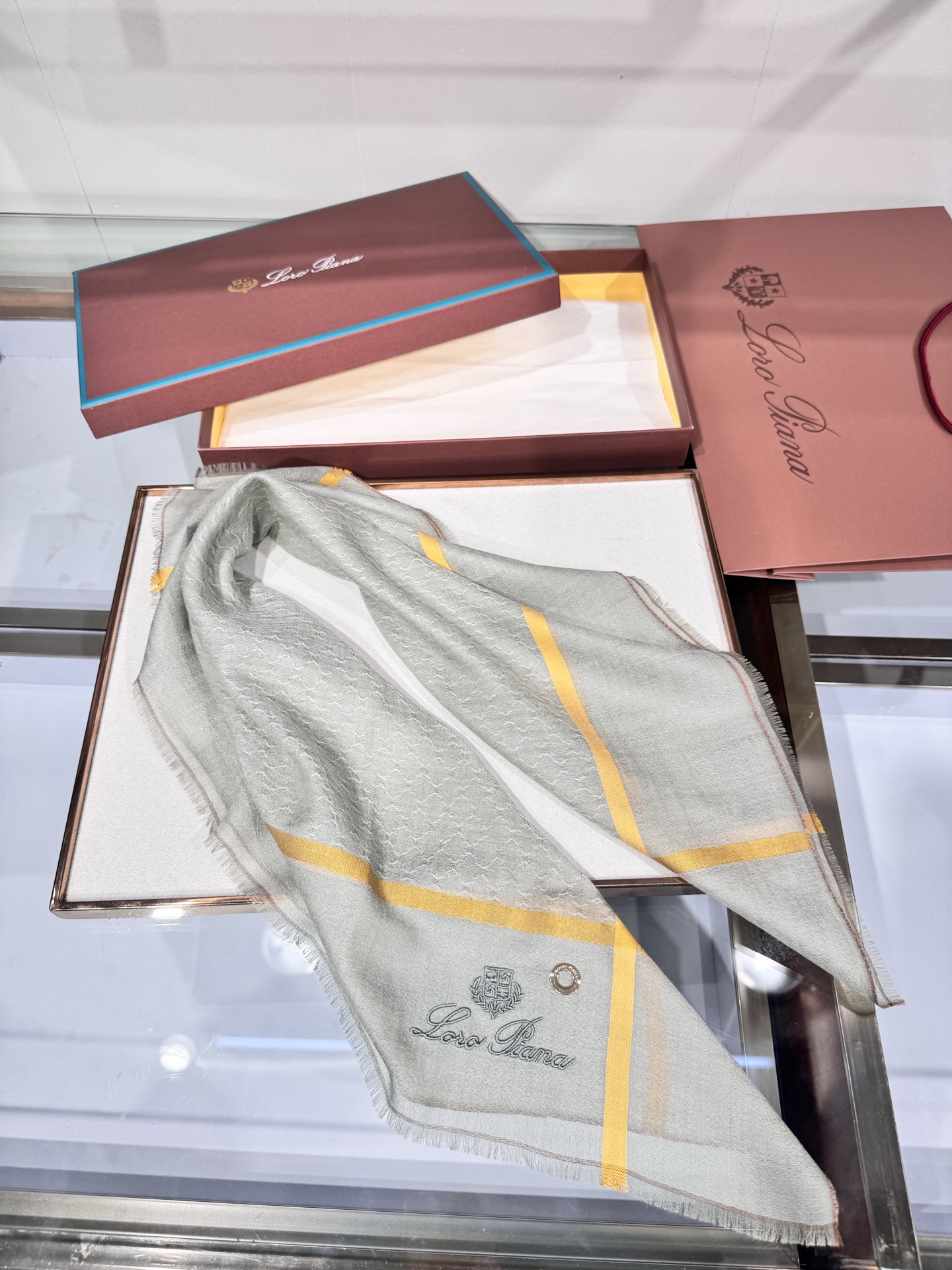 💟🎨💫罗罗皮雅娜【LP腰果图案羊绒长巾】LP羊绒世家，羊绒界的新贵，只做最好的皮雅娜❗自己可以去看看哦，