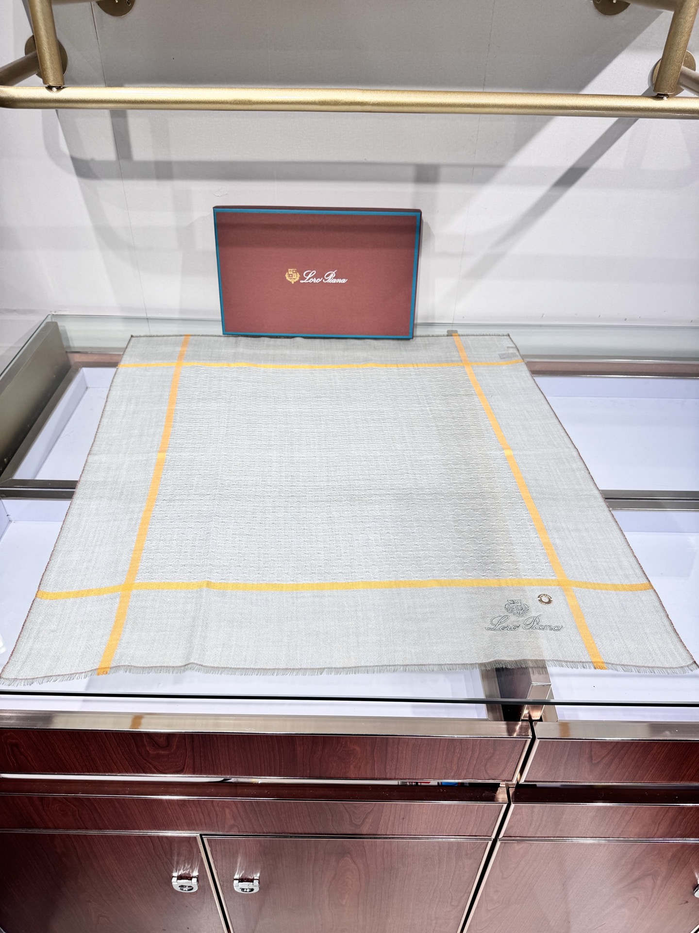 💟🎨💫罗罗皮雅娜【LP腰果图案羊绒长巾】LP羊绒世家，羊绒界的新贵，只做最好的皮雅娜❗自己可以去看看哦，