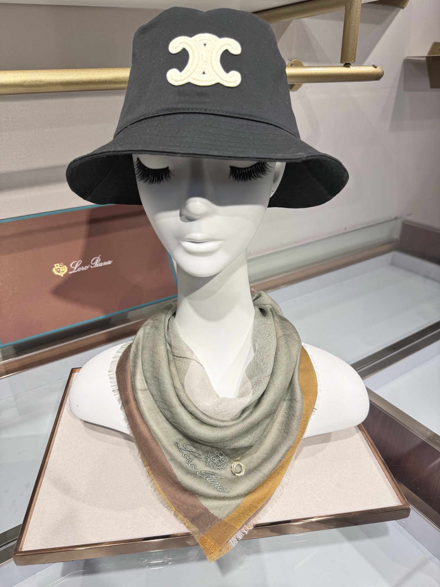 💟🎨💫罗罗皮雅娜【LP腰果图案羊绒长巾】LP羊绒世家，羊绒界的新贵，只做最好的皮雅娜❗自己可以去看看哦，