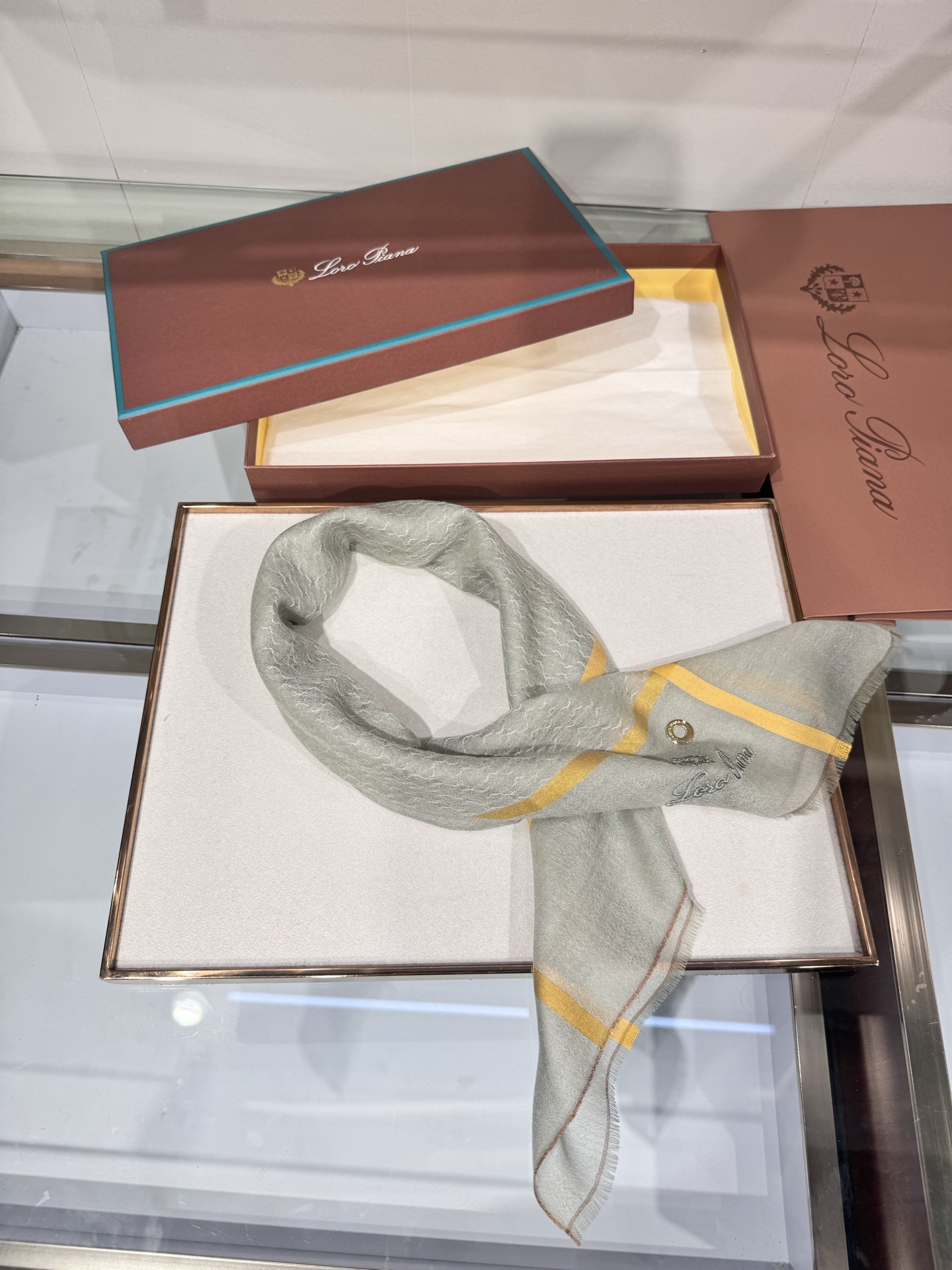 💟🎨💫罗罗皮雅娜【LP腰果图案羊绒长巾】LP羊绒世家，羊绒界的新贵，只做最好的皮雅娜❗自己可以去看看哦，