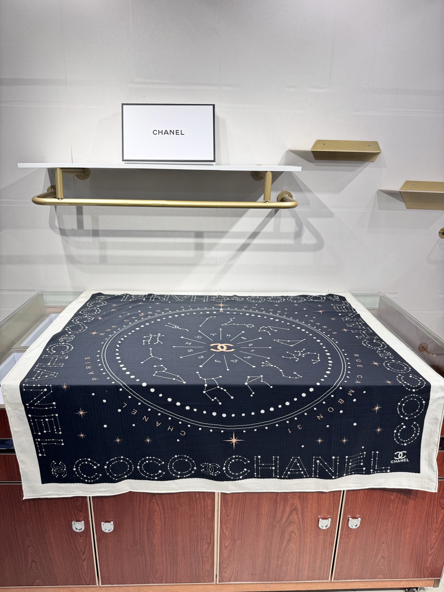 💟Chanel ~25秋冬新品～【十二星座系列】【140双面丝绒披肩】手工卷边丝绒方巾（30%桑蚕丝70