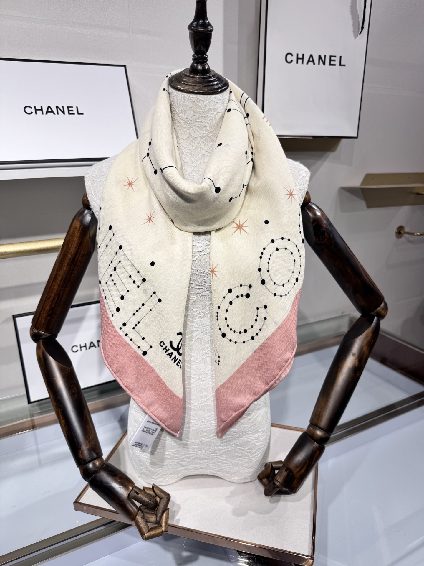 💟Chanel ~25秋冬新品～【十二星座系列】【140双面丝绒披肩】手工卷边丝绒方巾（30%桑蚕丝70