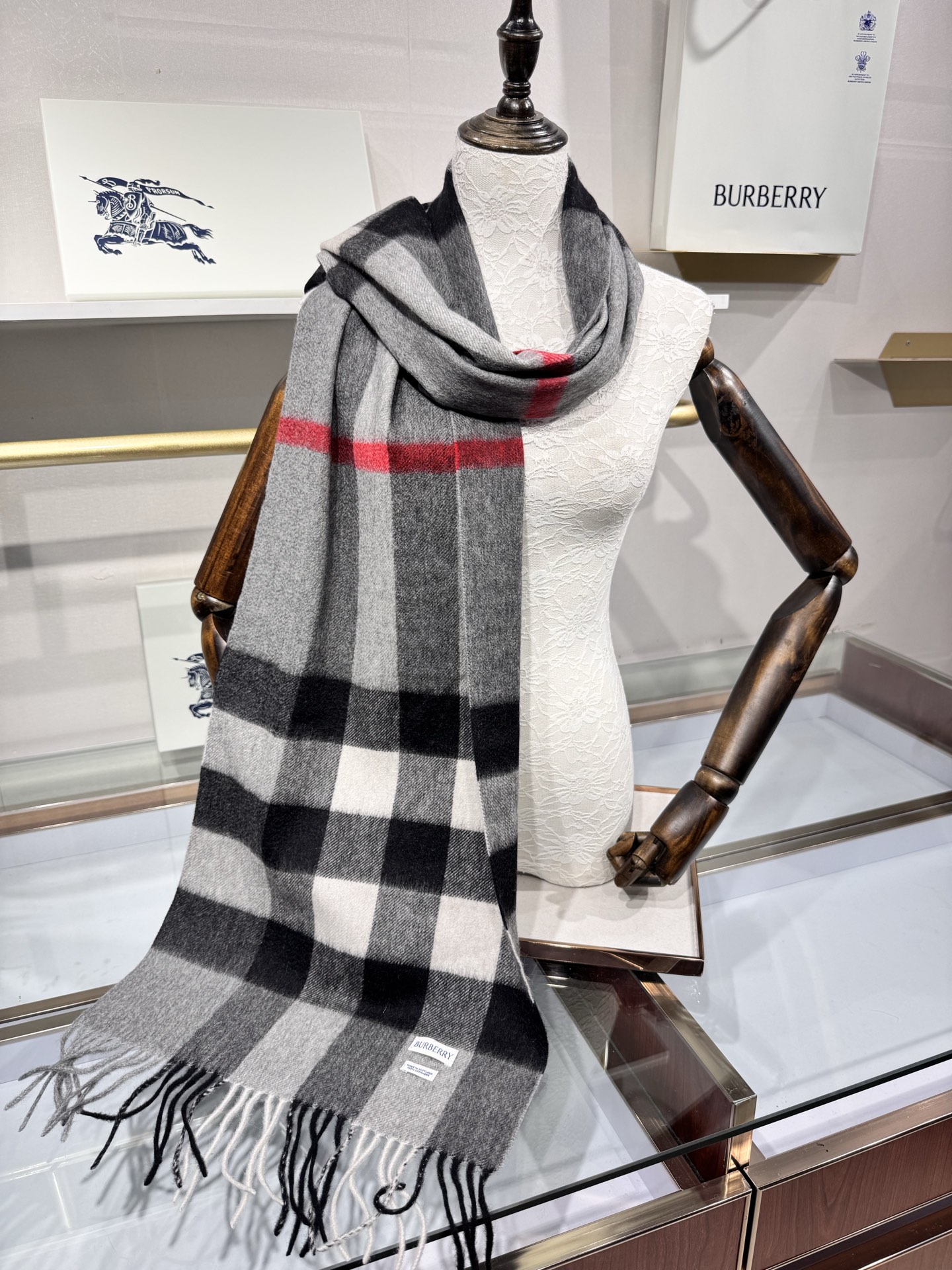 💟爆款补单到，越做越好 💟一百个赞[强][强]自留款[OK]柔软如糯[OK]Burberry巴宝莉最新原