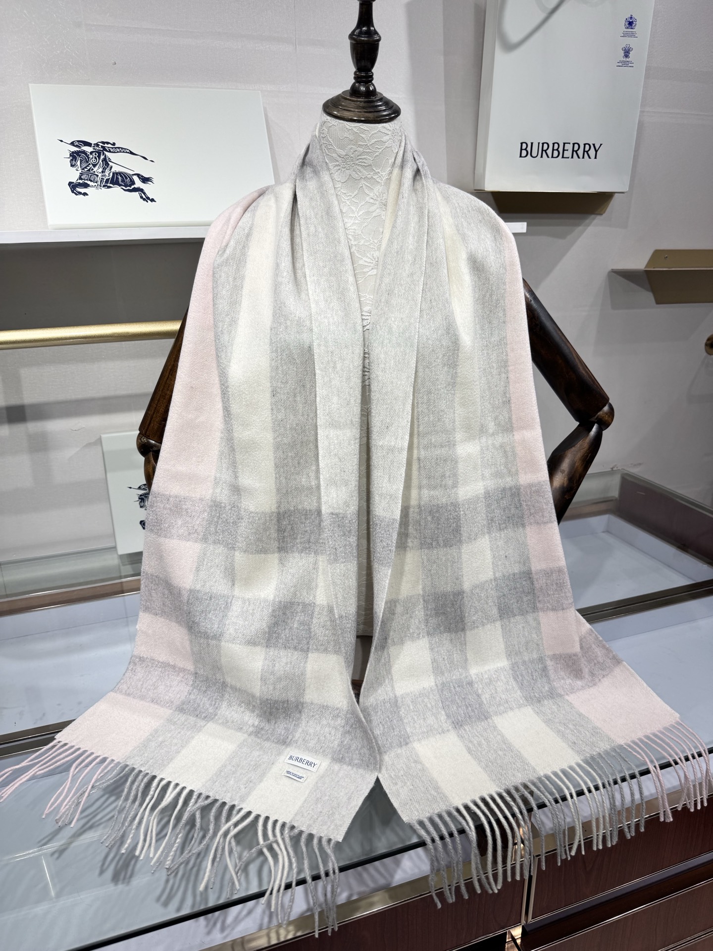 💟爆款补单到，越做越好 💟一百个赞[强][强]自留款[OK]柔软如糯[OK]Burberry巴宝莉最新原