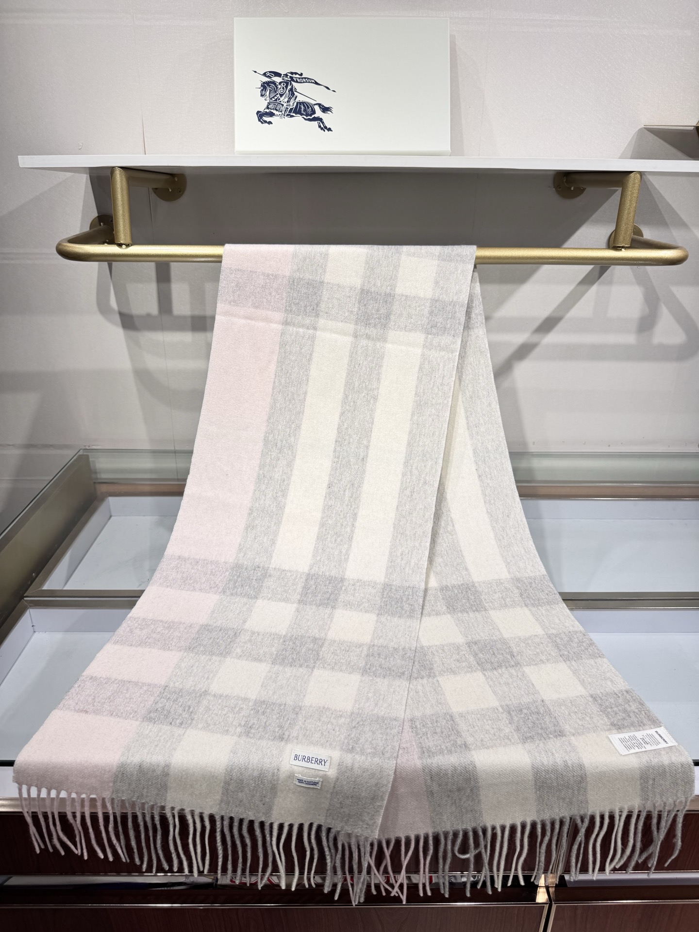 💟爆款补单到，越做越好 💟一百个赞[强][强]自留款[OK]柔软如糯[OK]Burberry巴宝莉最新原