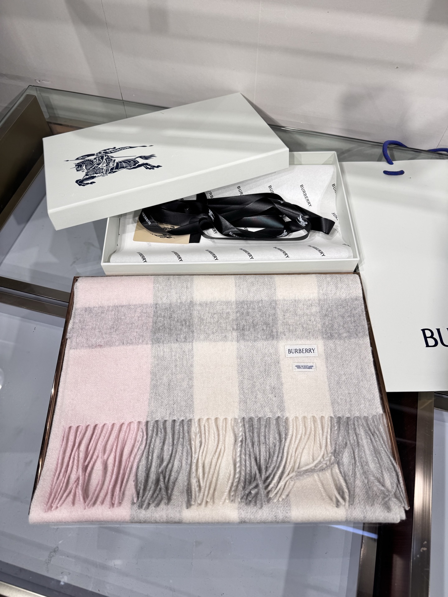 💟爆款补单到，越做越好 💟一百个赞[强][强]自留款[OK]柔软如糯[OK]Burberry巴宝莉最新原