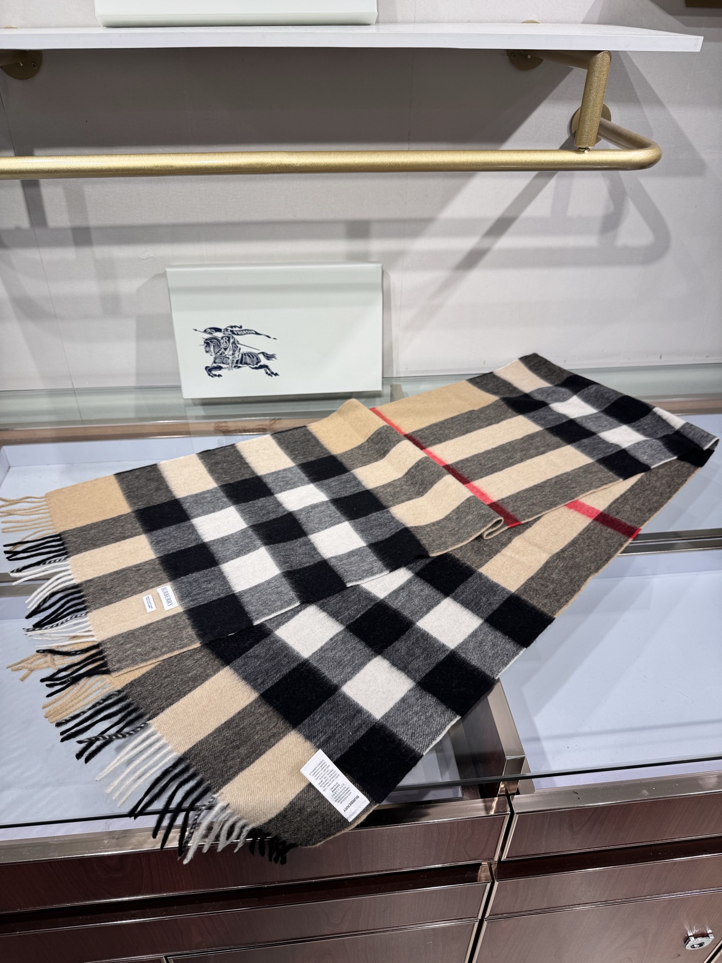 💟爆款补单到，越做越好 💟一百个赞[强][强]自留款[OK]柔软如糯[OK]Burberry巴宝莉最新原