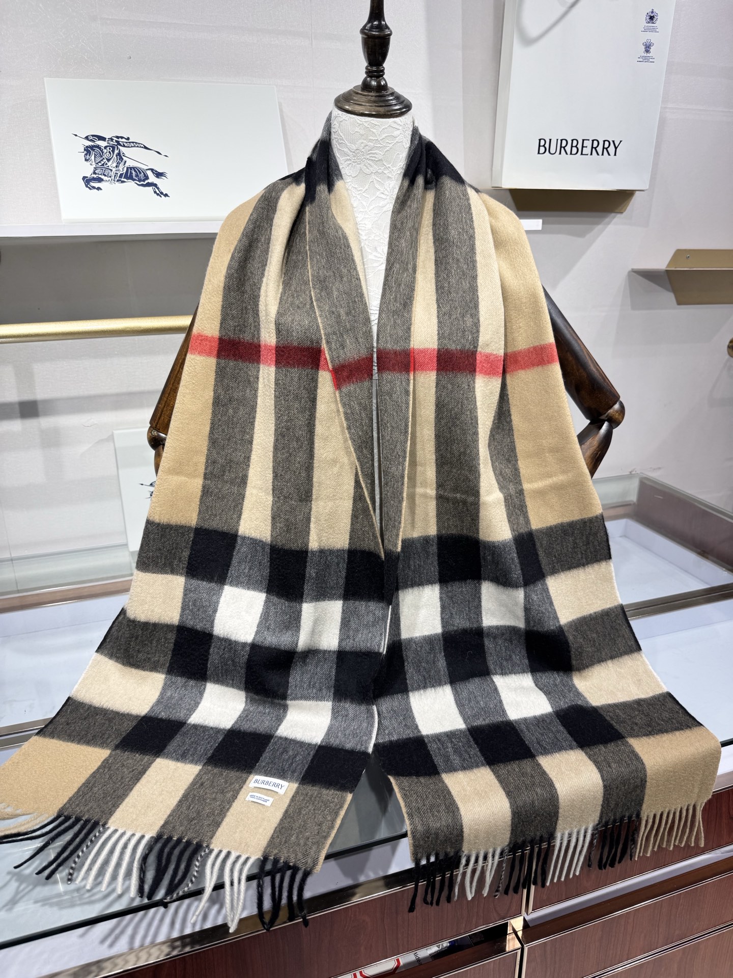 💟爆款补单到，越做越好 💟一百个赞[强][强]自留款[OK]柔软如糯[OK]Burberry巴宝莉最新原