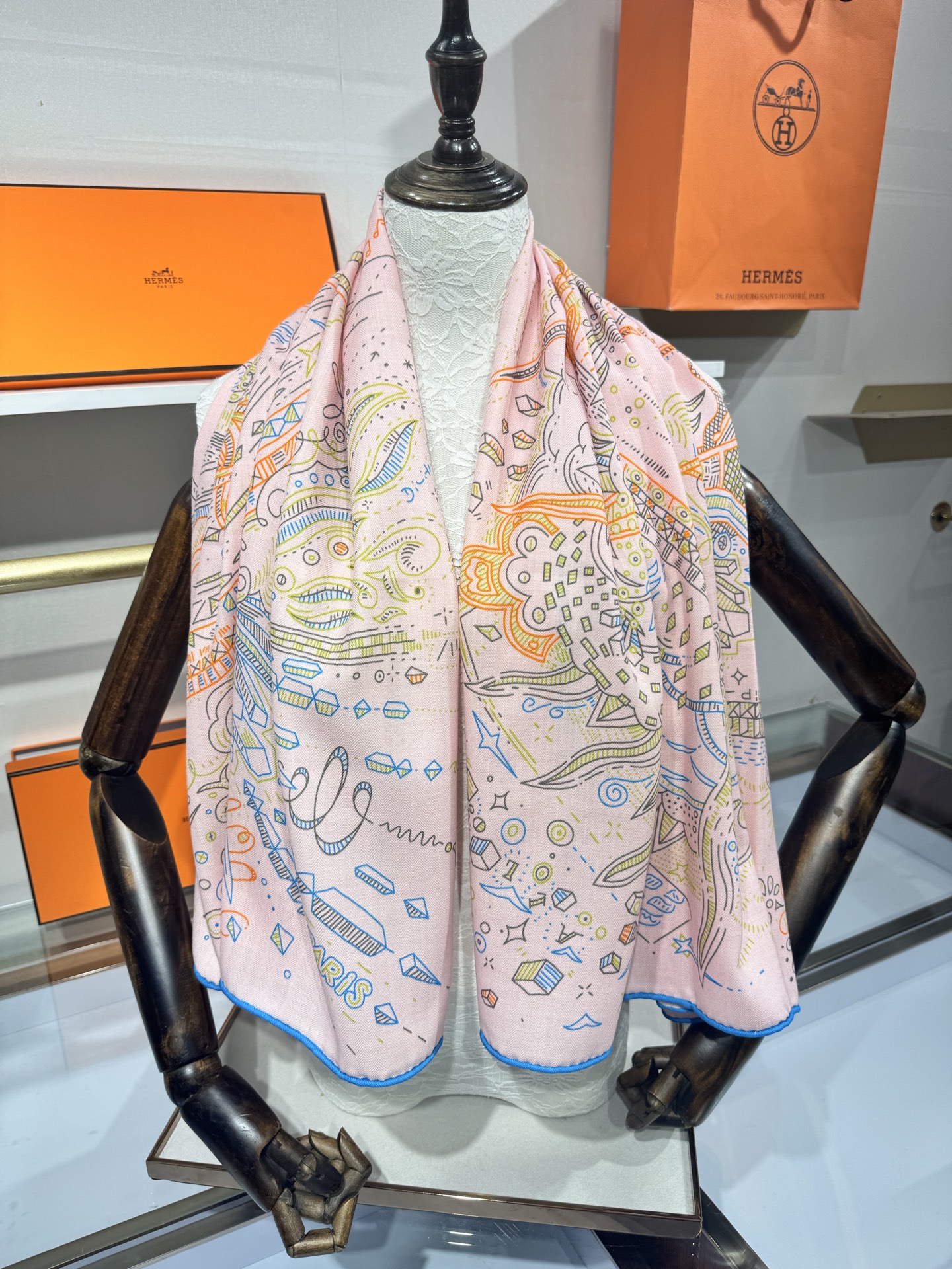 💟2025年秋冬羊绒新款 正在接通中 140方巾～Hermes 手工卷边丝羊绒方巾（30%桑蚕丝70%羊