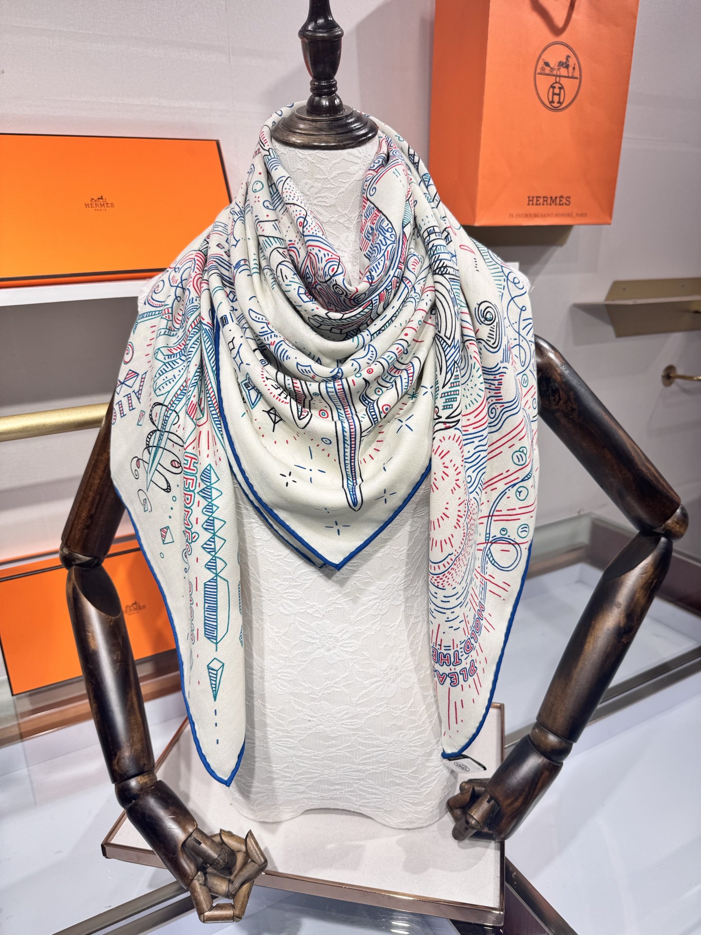 💟2025年秋冬羊绒新款 正在接通中 140方巾～Hermes 手工卷边丝羊绒方巾（30%桑蚕丝70%羊