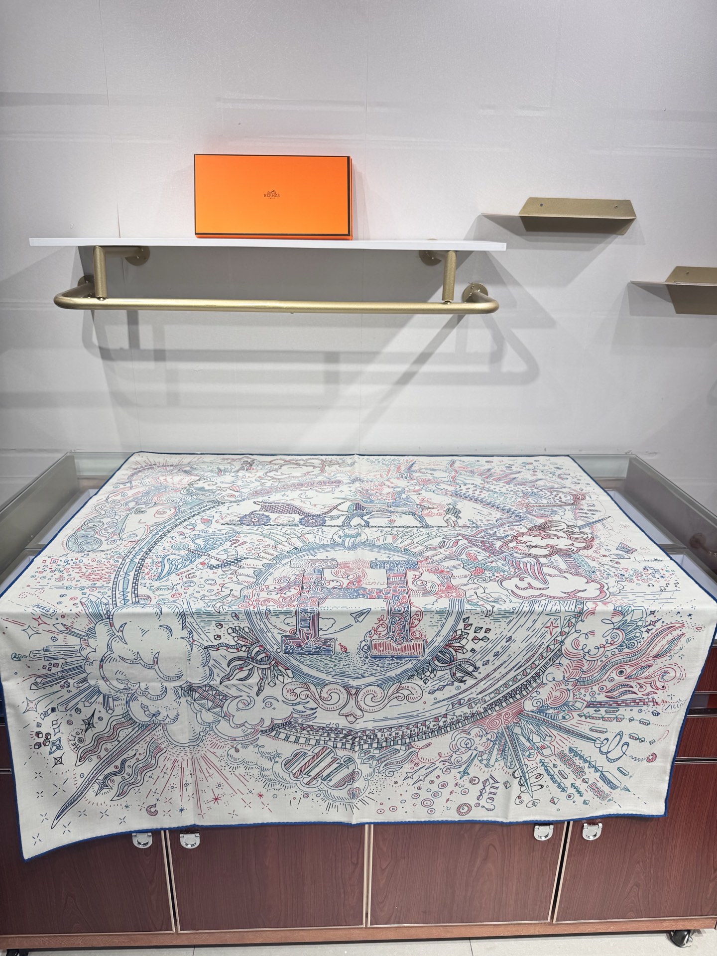 💟2025年秋冬羊绒新款 正在接通中 140方巾～Hermes 手工卷边丝羊绒方巾（30%桑蚕丝70%羊