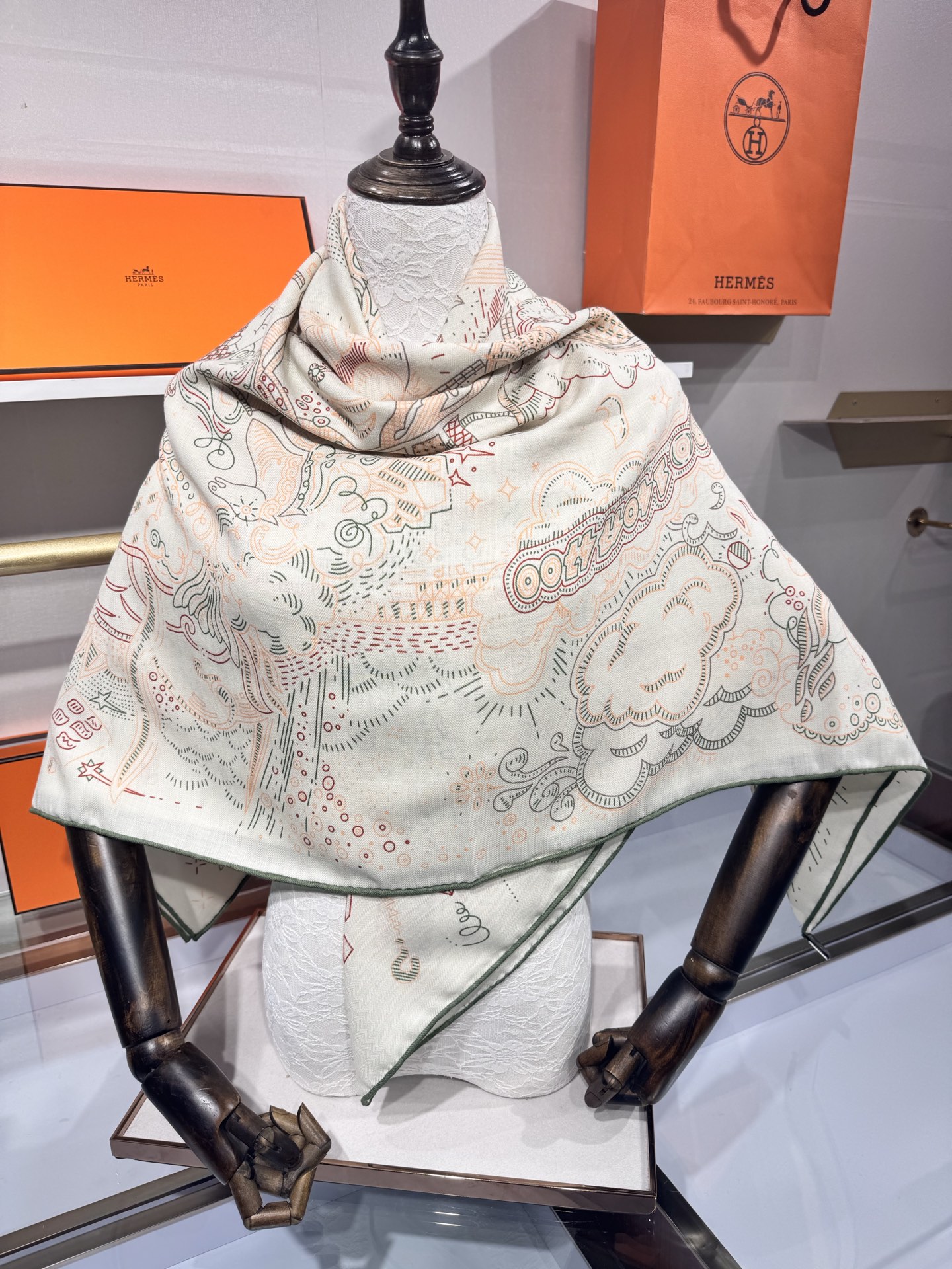 2025年秋冬羊绒新款 正在接通中 140方巾～💟Hermes 手工卷边丝羊绒方巾（30%桑蚕丝70%羊