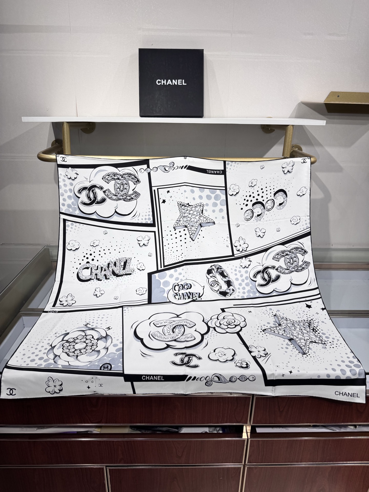 💟2025年 18姆米 高定 上新💞香奶奶家90真丝斜纹！线条设计非常好看搭配任何颜色衣服都可以驾驭各种