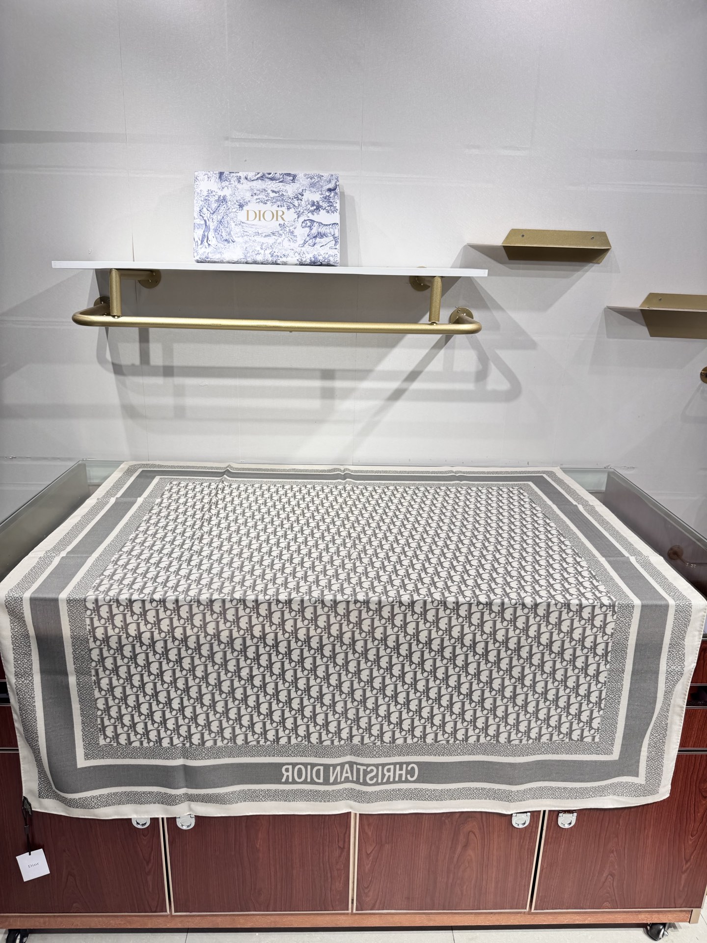 💟原单Dior老花【双面】方巾，高冷范，采用顶级羊绒材质，打造如婴儿肌肤般的手感， 业内最精确的印花工艺