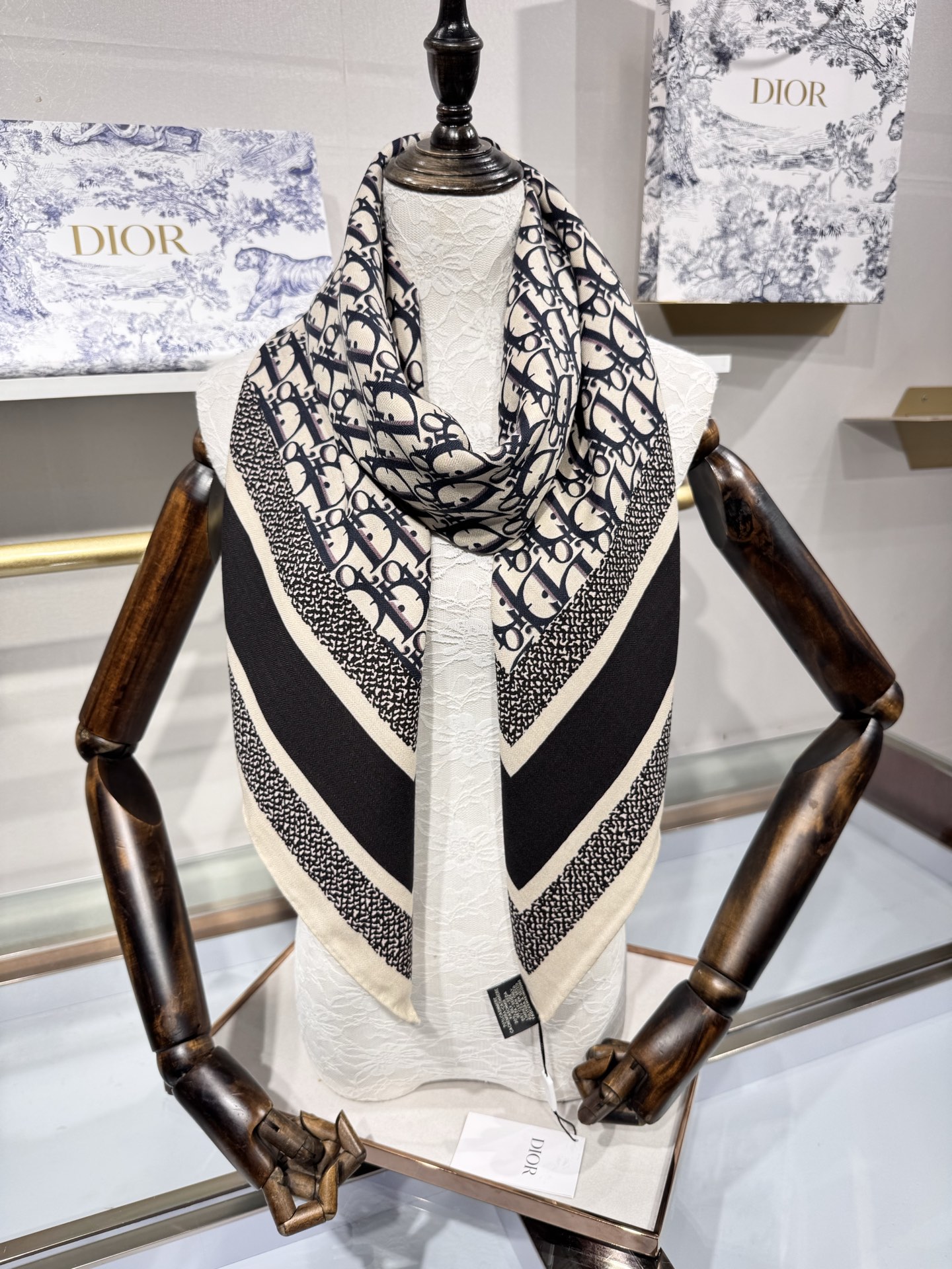 💟原单Dior老花【双面】方巾，高冷范，采用顶级羊绒材质，打造如婴儿肌肤般的手感， 业内最精确的印花工艺