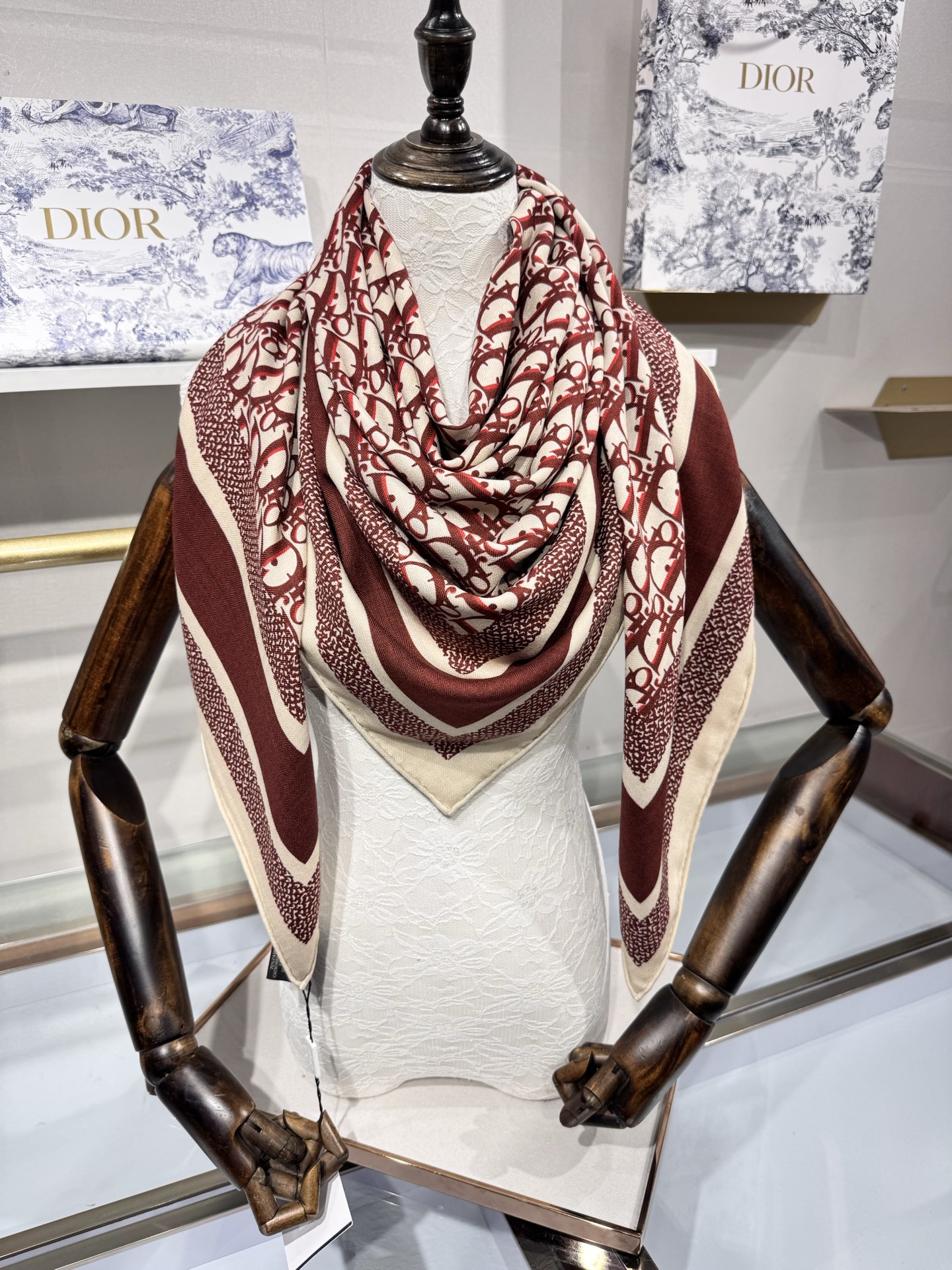 💟原单Dior老花【双面】方巾，高冷范，采用顶级羊绒材质，打造如婴儿肌肤般的手感， 业内最精确的印花工艺