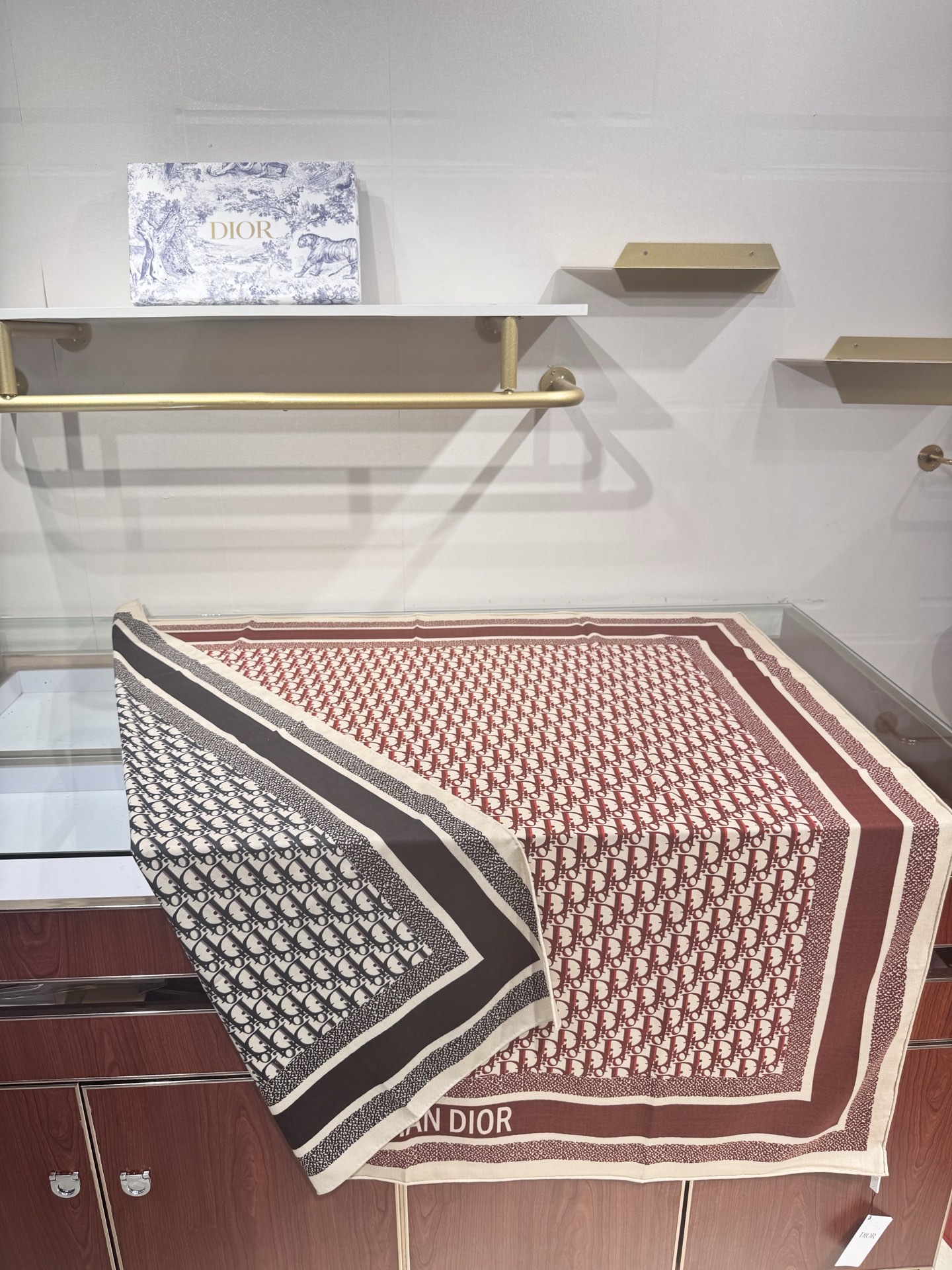💟原单Dior老花【双面】方巾，高冷范，采用顶级羊绒材质，打造如婴儿肌肤般的手感， 业内最精确的印花工艺