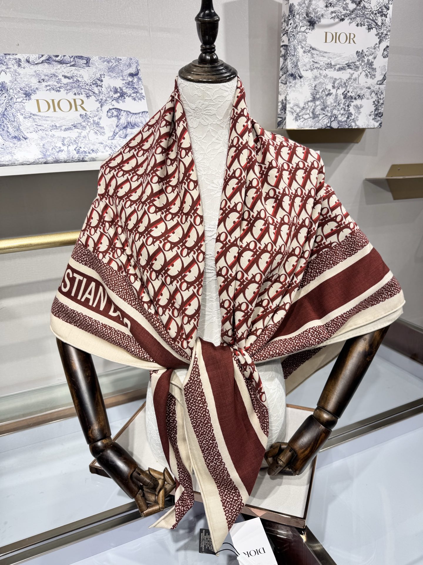 💟原单Dior老花【双面】方巾，高冷范，采用顶级羊绒材质，打造如婴儿肌肤般的手感， 业内最精确的印花工艺