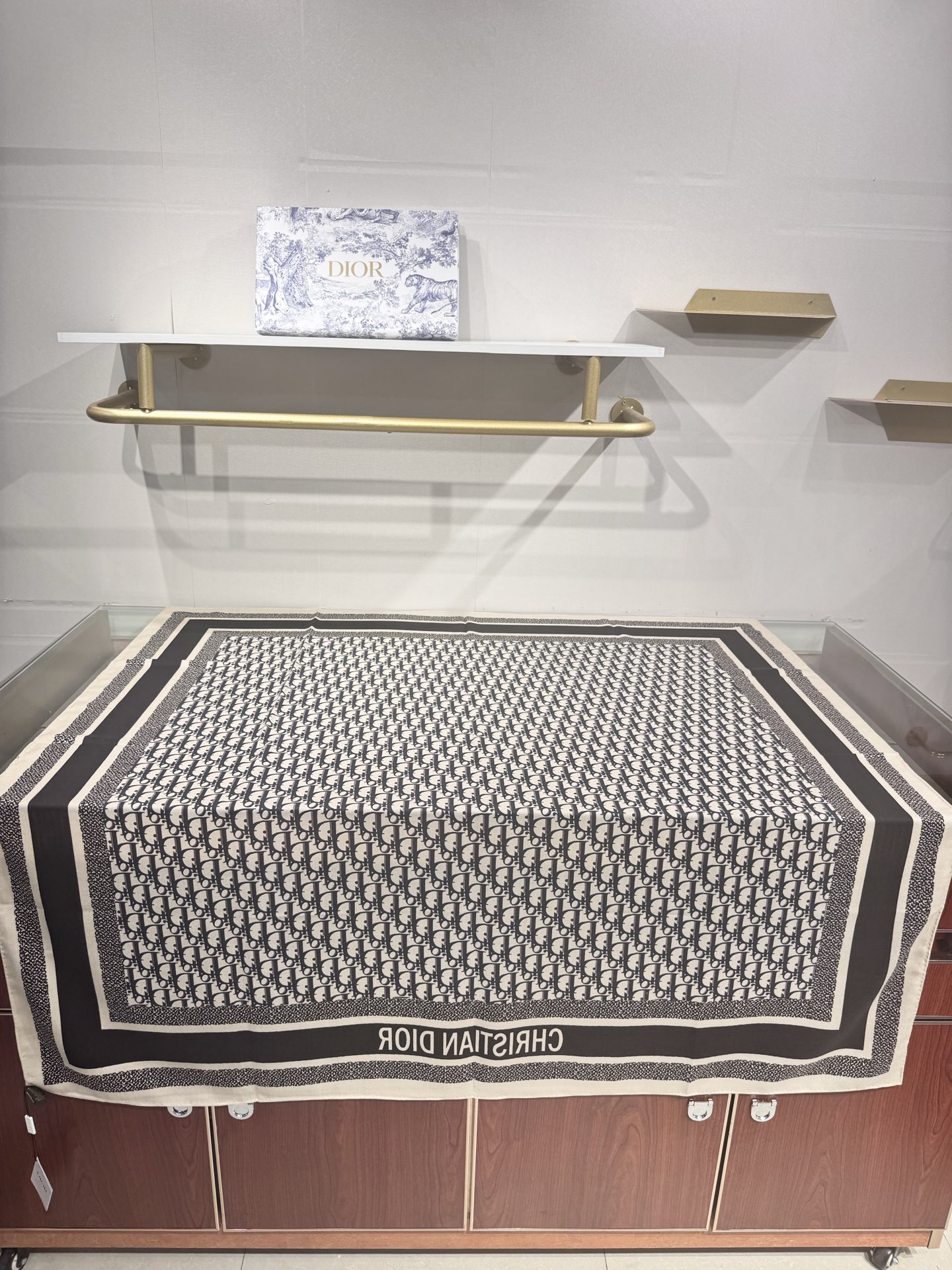 💟原单Dior老花【双面】方巾，高冷范，采用顶级羊绒材质，打造如婴儿肌肤般的手感， 业内最精确的印花工艺