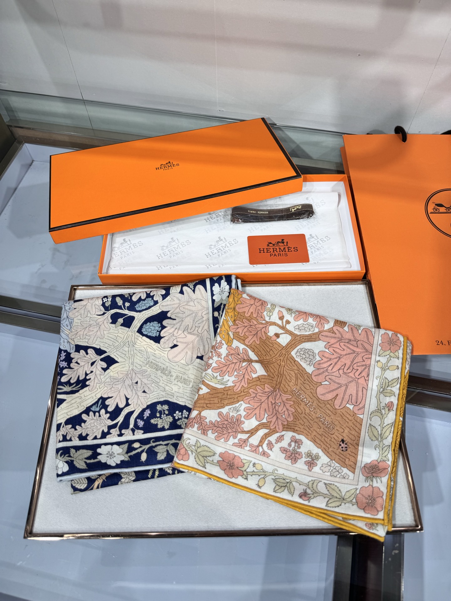 💟2025年终于等到!“于月神之怀”把森林童话戴上救命!这条“于月神之怀”丝羊绒的细节，我能盯着看一整天