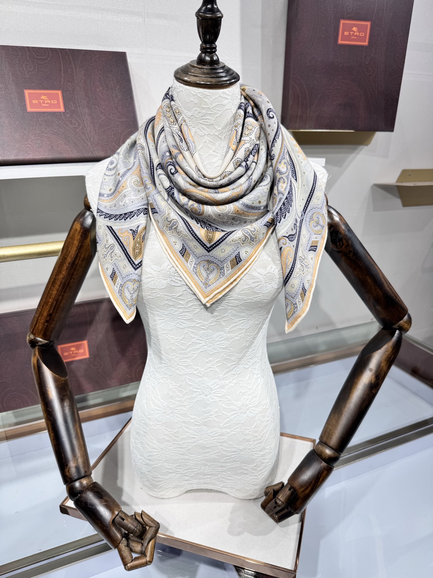 💟2025年 ETRo 秋冬抢先 上新💞【双面同色丝毛方巾】手工卷边山羊绒和真丝混纺披肩（70%山羊绒，