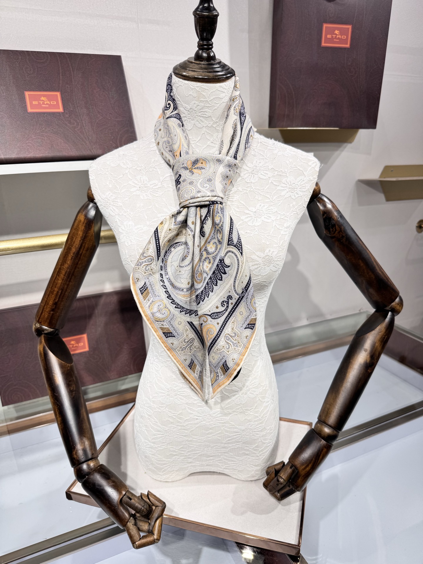 💟2025年 ETRo 秋冬抢先 上新💞【双面同色丝毛方巾】手工卷边山羊绒和真丝混纺披肩（70%山羊绒，