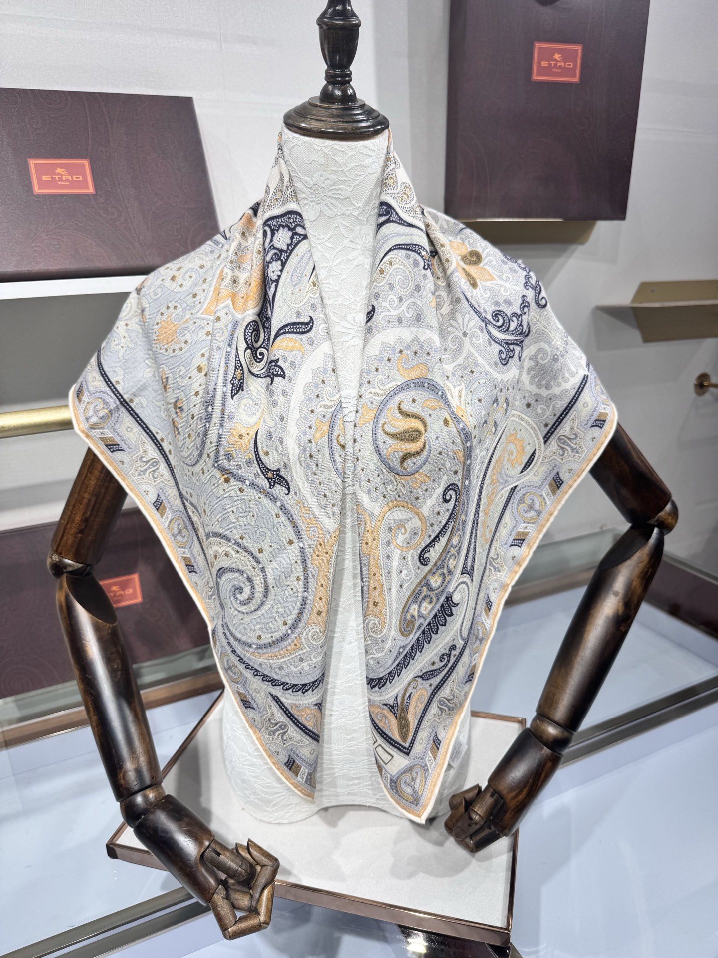 💟2025年 ETRo 秋冬抢先 上新💞【双面同色丝毛方巾】手工卷边山羊绒和真丝混纺披肩（70%山羊绒，