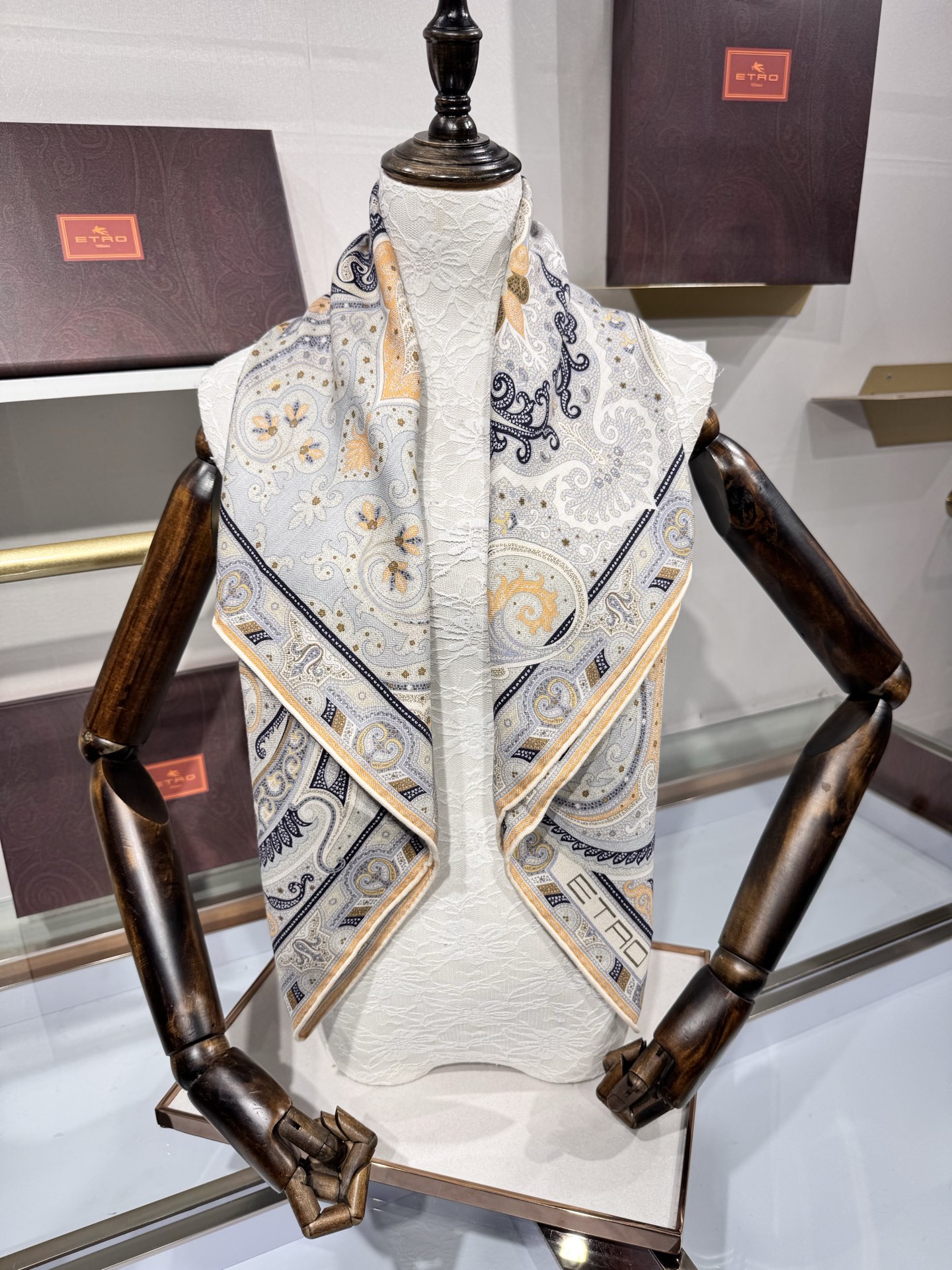 💟2025年 ETRo 秋冬抢先 上新💞【双面同色丝毛方巾】手工卷边山羊绒和真丝混纺披肩（70%山羊绒，