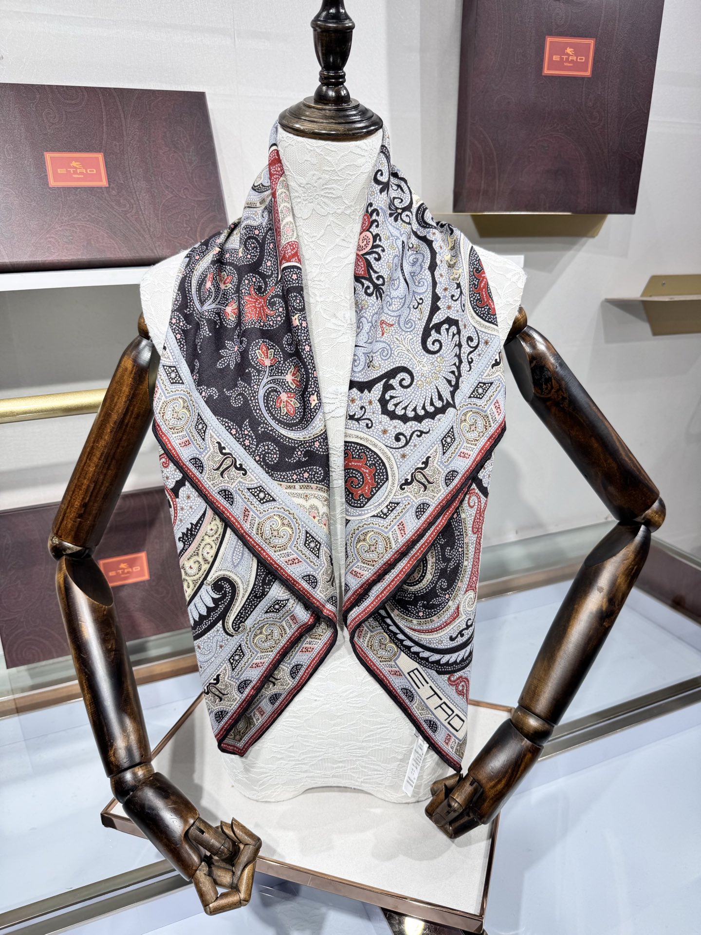 💟2025年 ETRo 秋冬抢先 上新💞【双面同色丝毛方巾】手工卷边山羊绒和真丝混纺披肩（70%山羊绒，