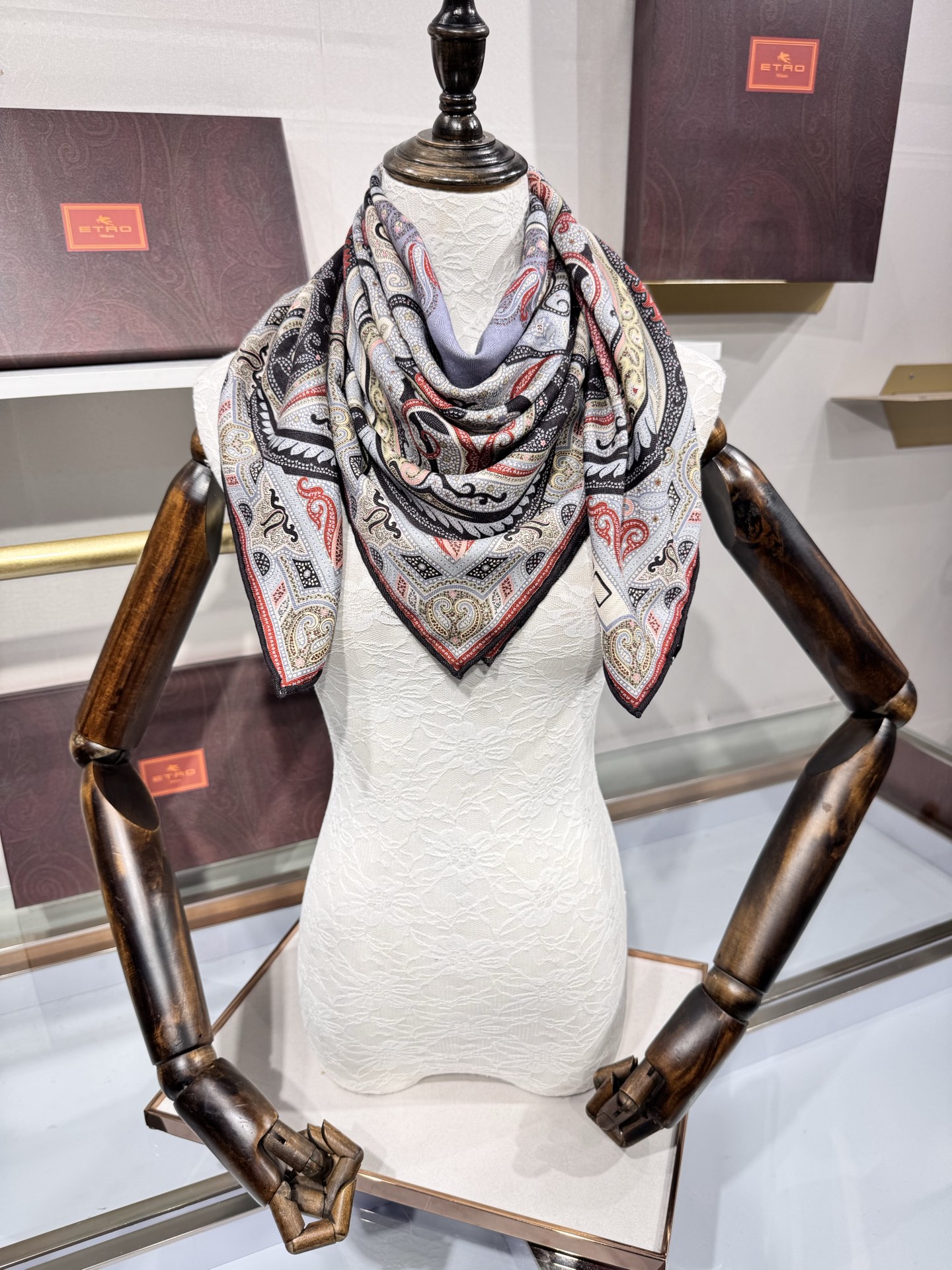 💟2025年 ETRo 秋冬抢先 上新💞【双面同色丝毛方巾】手工卷边山羊绒和真丝混纺披肩（70%山羊绒，