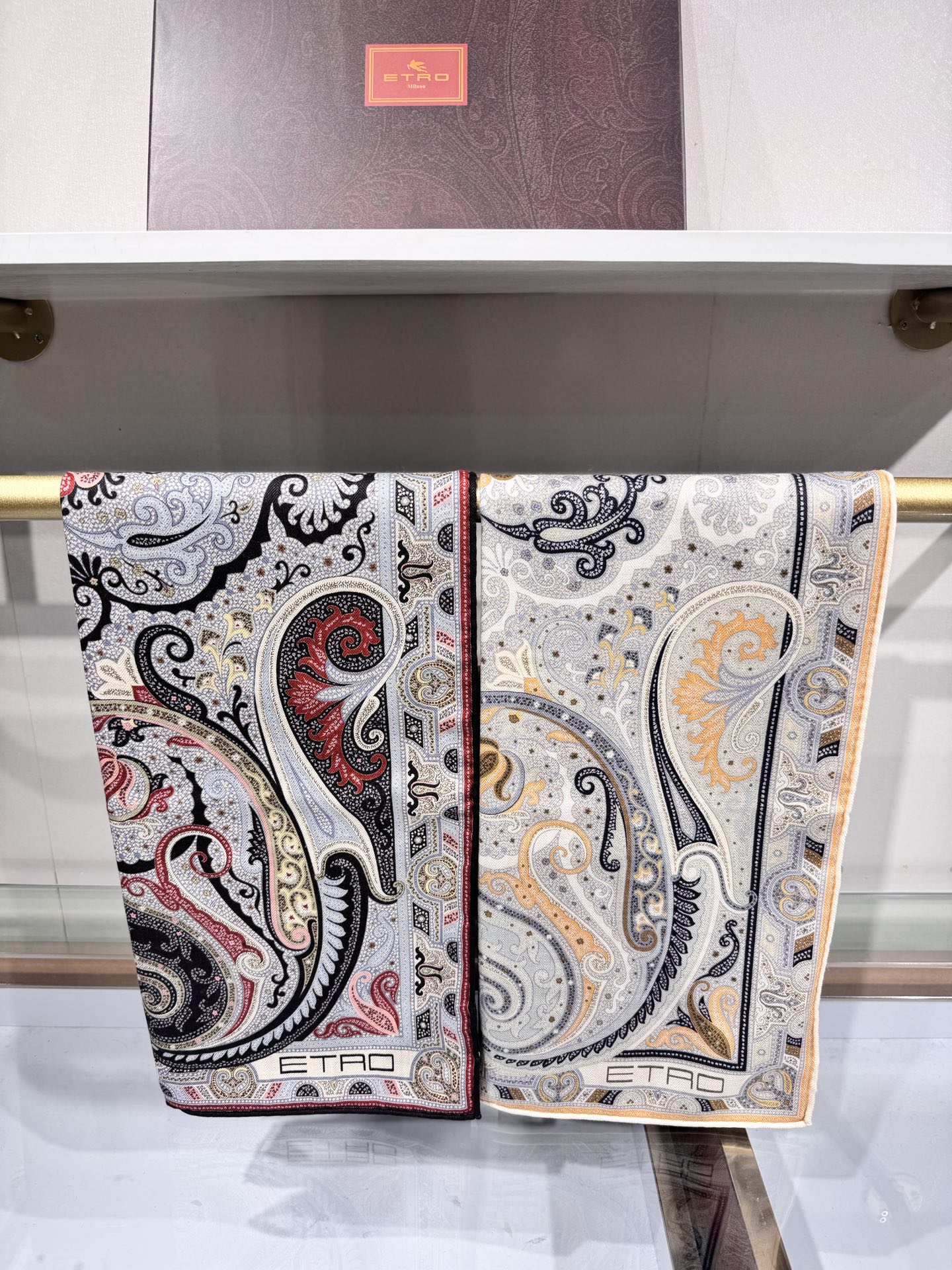 💟2025年 ETRo 秋冬抢先 上新💞【双面同色丝毛方巾】手工卷边山羊绒和真丝混纺披肩（70%山羊绒，