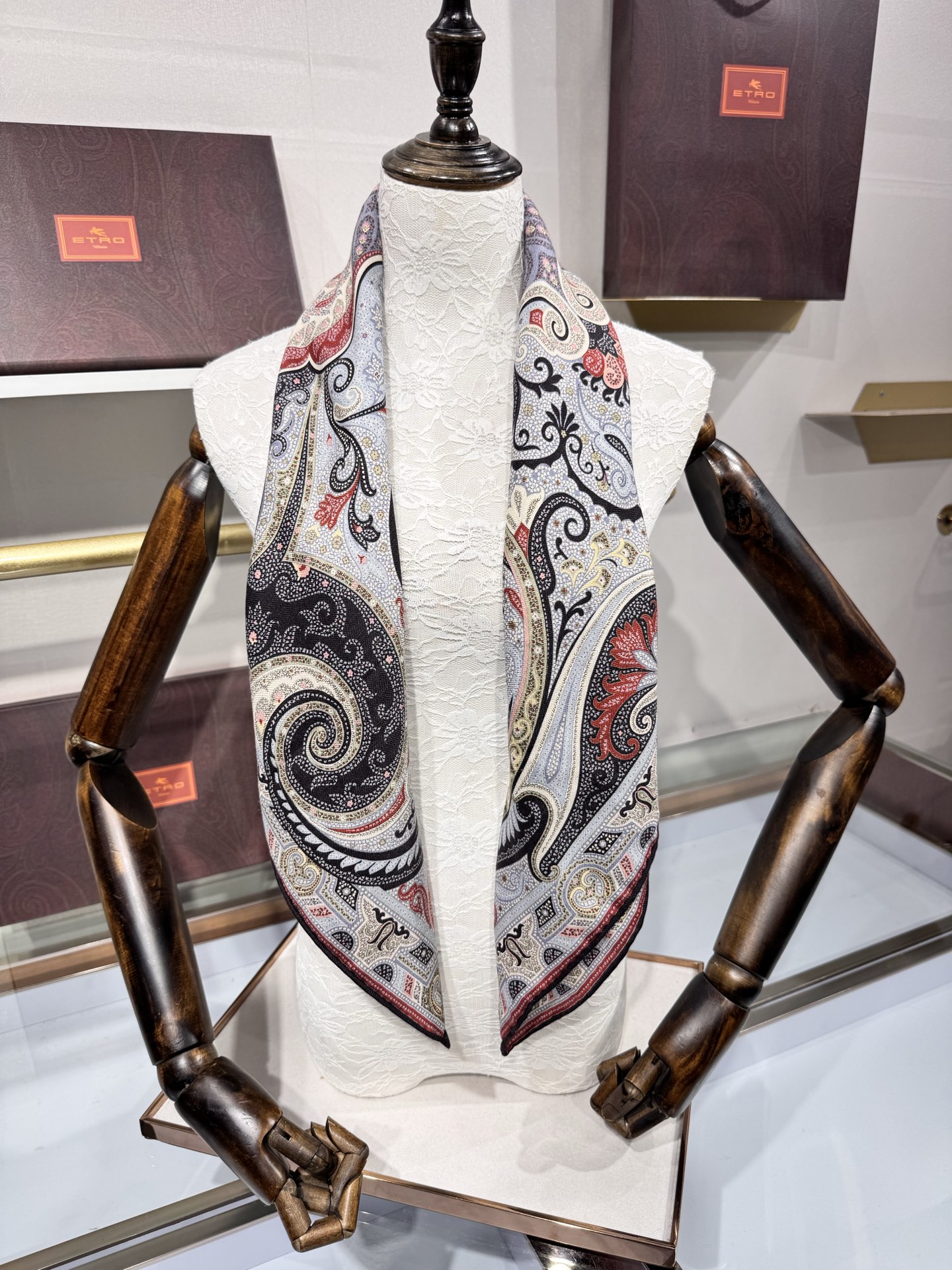 💟2025年 ETRo 秋冬抢先 上新💞【双面同色丝毛方巾】手工卷边山羊绒和真丝混纺披肩（70%山羊绒，