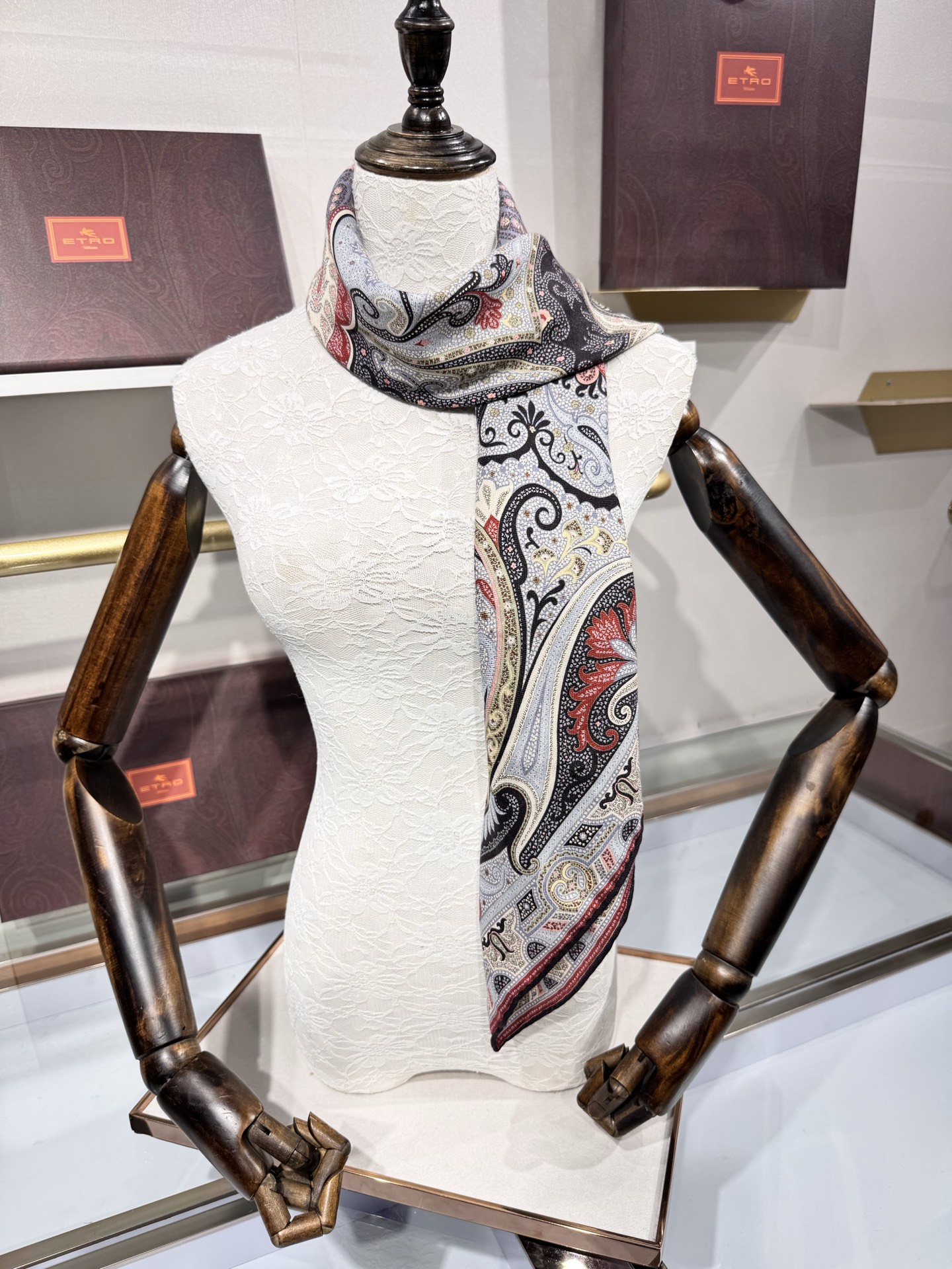 💟2025年 ETRo 秋冬抢先 上新💞【双面同色丝毛方巾】手工卷边山羊绒和真丝混纺披肩（70%山羊绒，