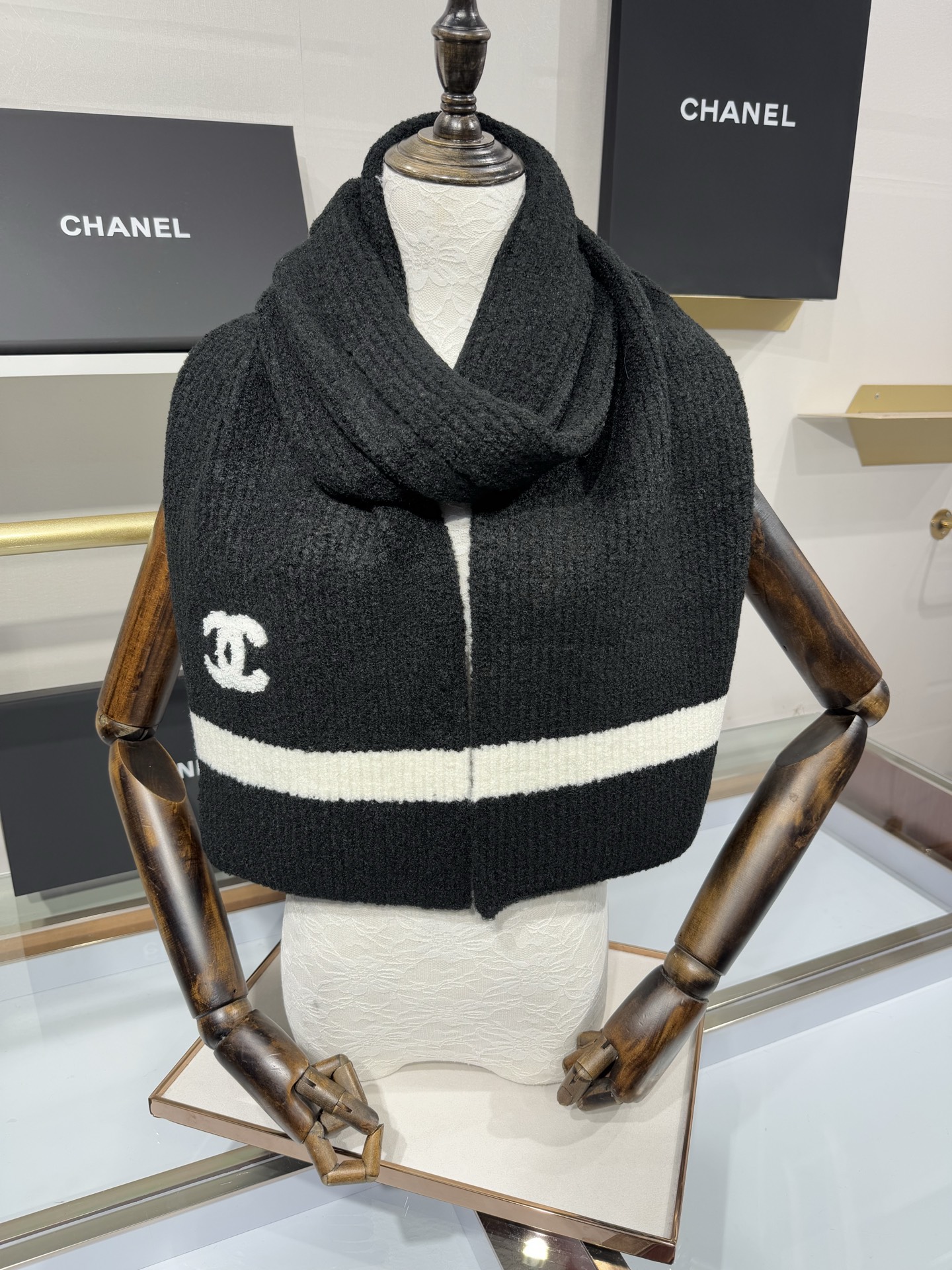 💟2025年💕上新🆕CHANEL【新款来袭】香奈儿专柜最新编织系列！这是一个特别稀有的款式，这也是小香家