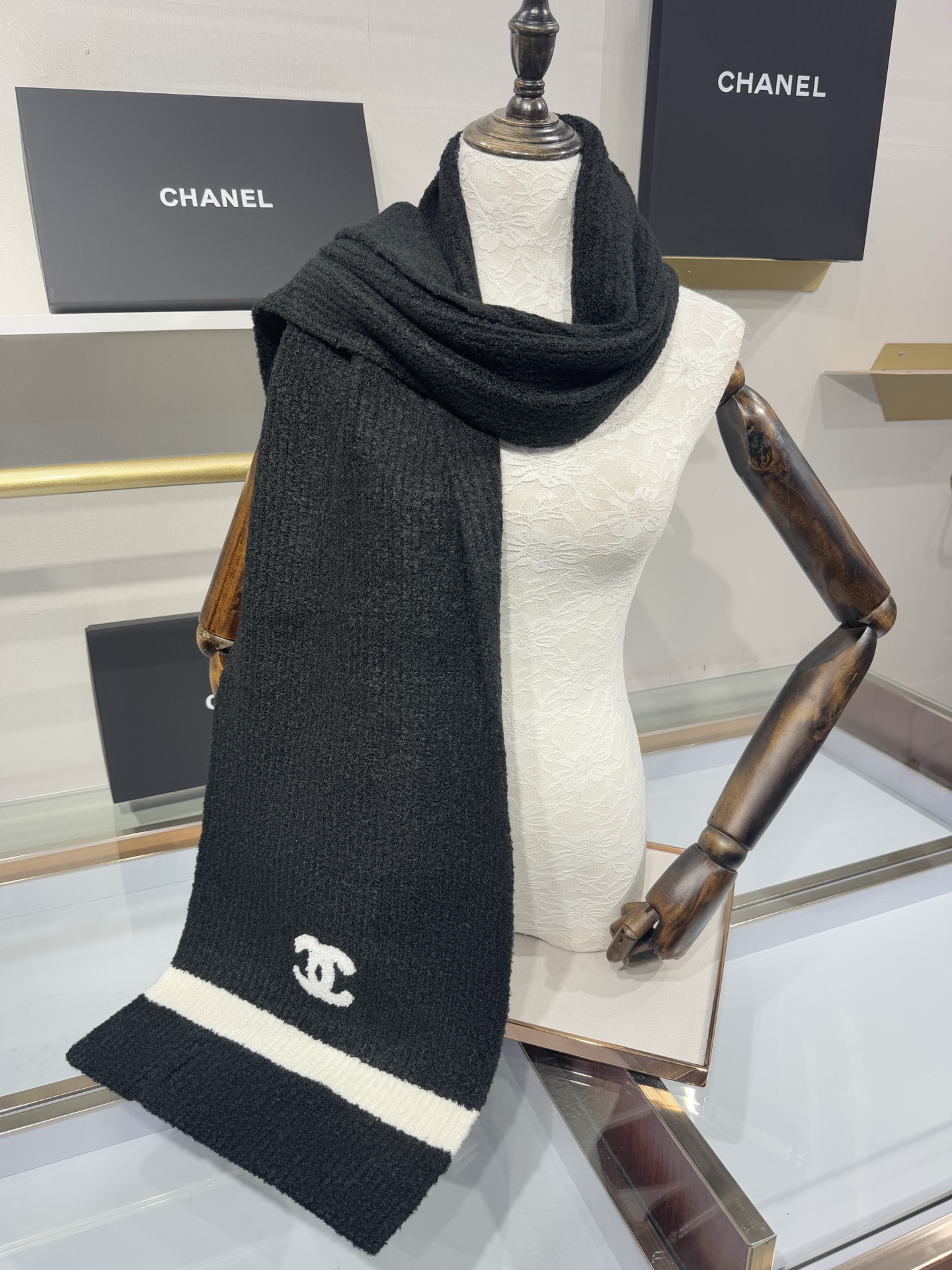 💟2025年💕上新🆕CHANEL【新款来袭】香奈儿专柜最新编织系列！这是一个特别稀有的款式，这也是小香家