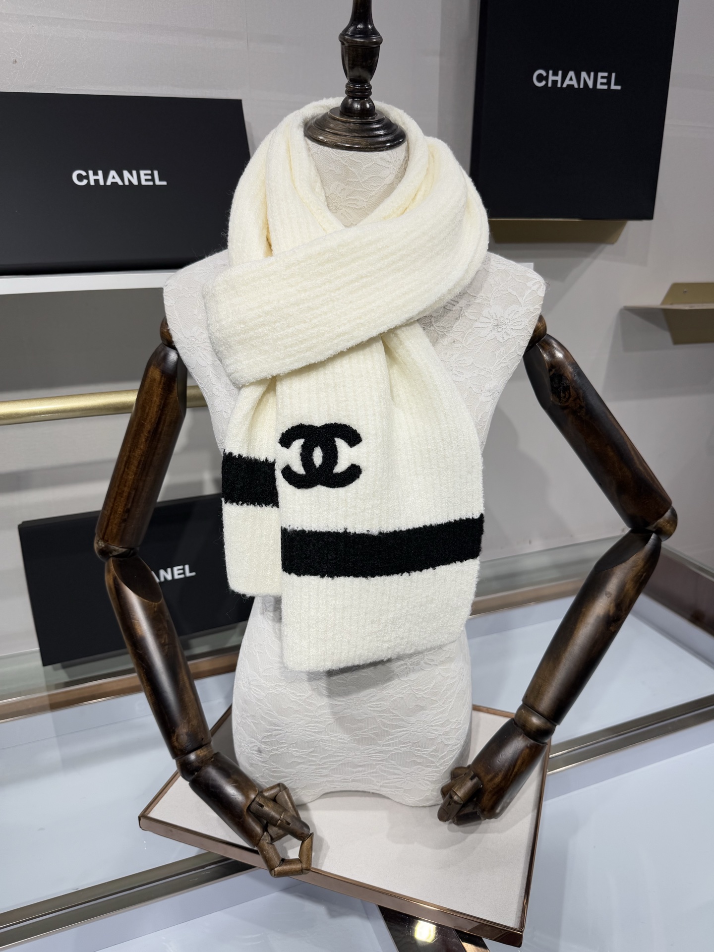 💟2025年💕上新🆕CHANEL【新款来袭】香奈儿专柜最新编织系列！这是一个特别稀有的款式，这也是小香家