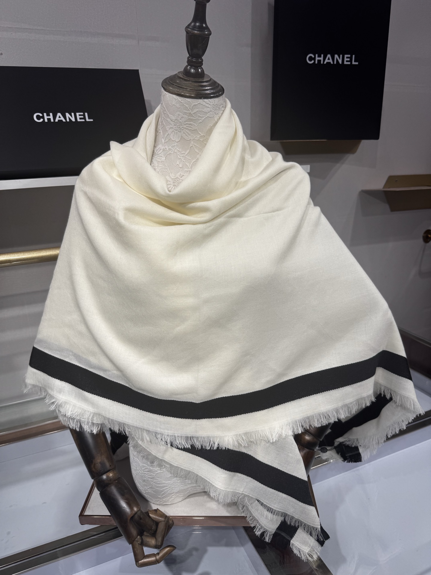 💟高端品质到货💕上新🆕Chanel 26S 重工色织黑边，经典黑白交织，亲肤透气，四季可用，尤其适合夏季