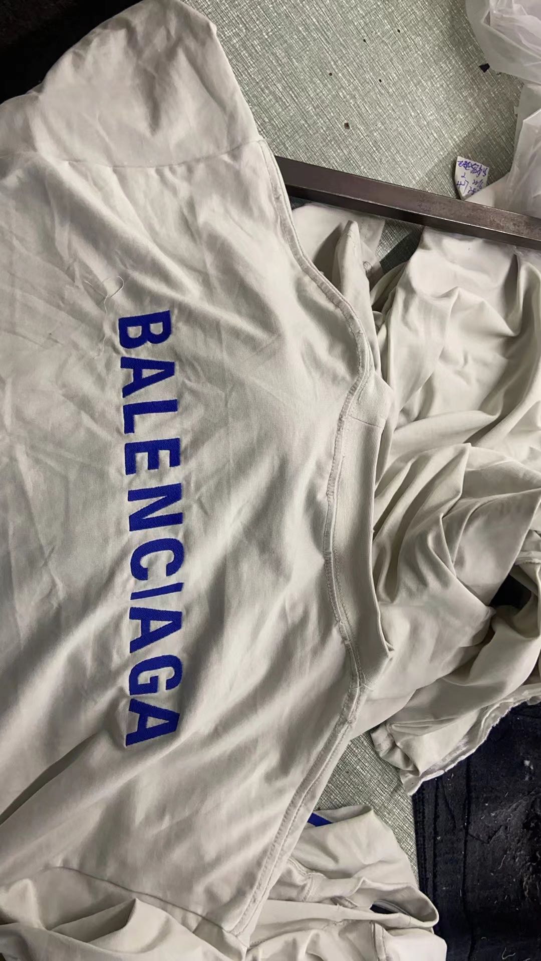 新款巴黎刺绣蓝字母 Balenciaga｜克莱因蓝前后刺绣字母T恤