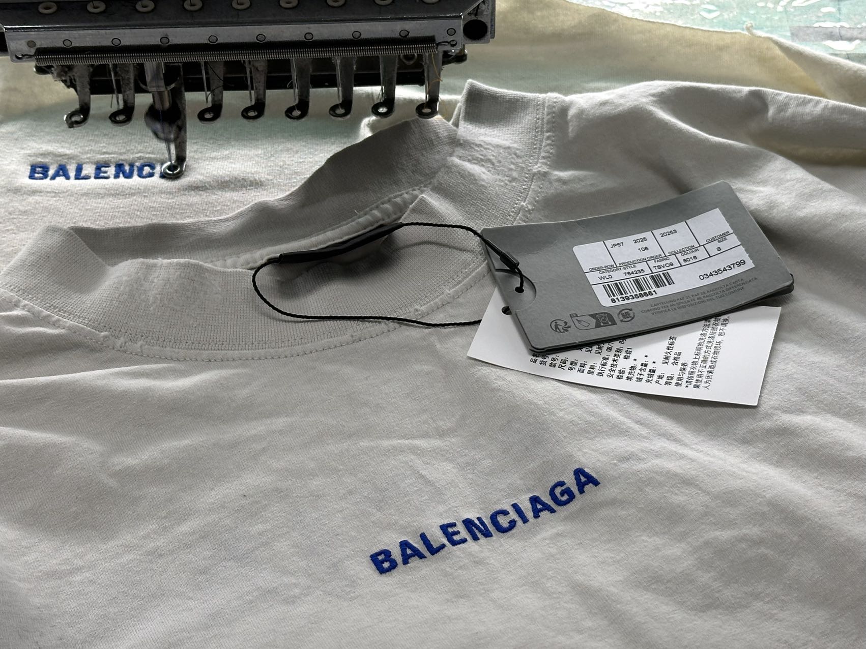 新款巴黎刺绣蓝字母 Balenciaga｜克莱因蓝前后刺绣字母T恤