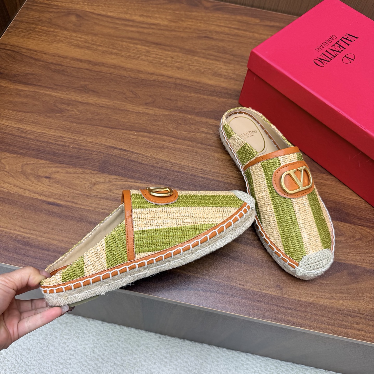 Valentino Mules