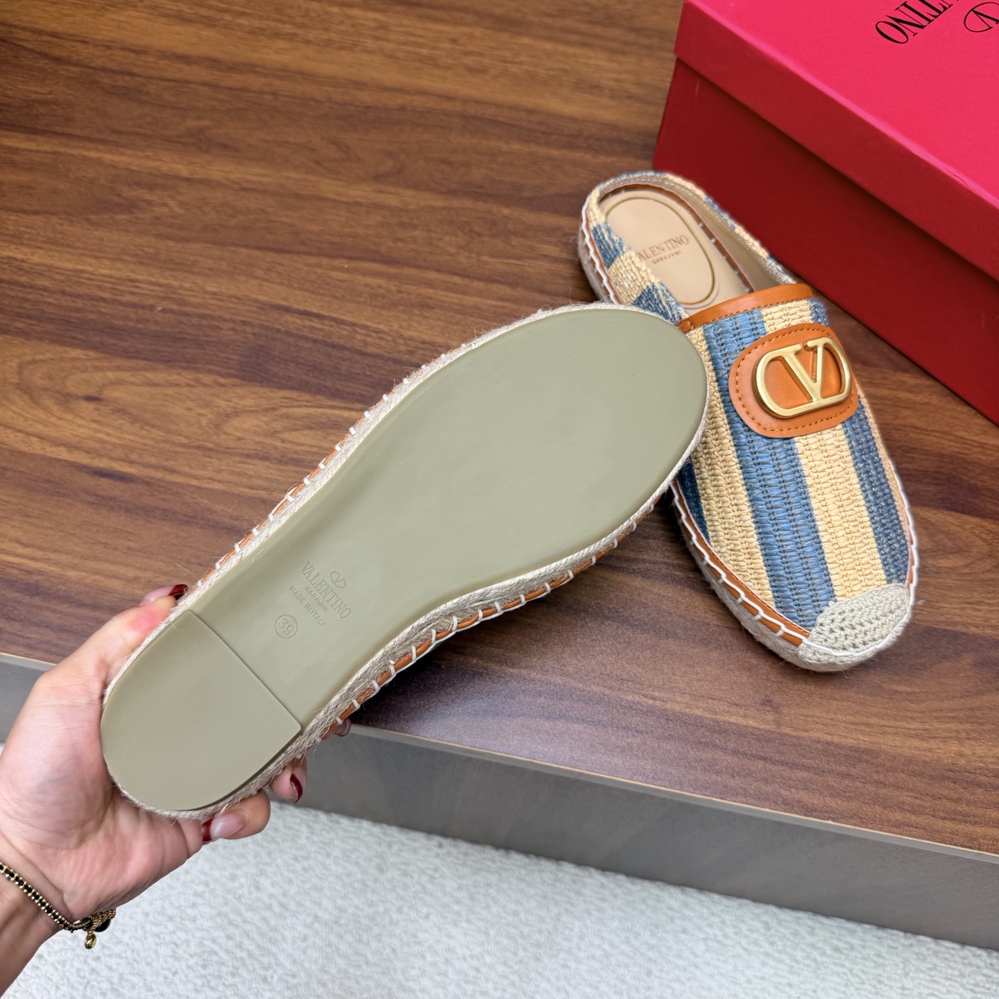Valentino Mules