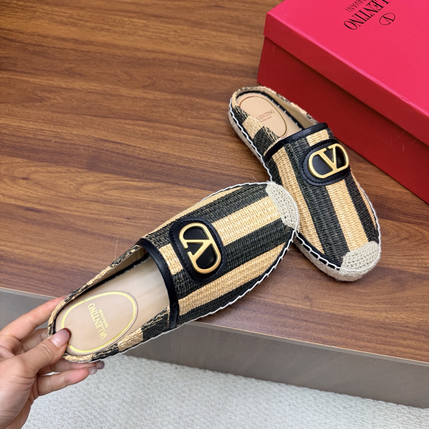 Valentino Mules