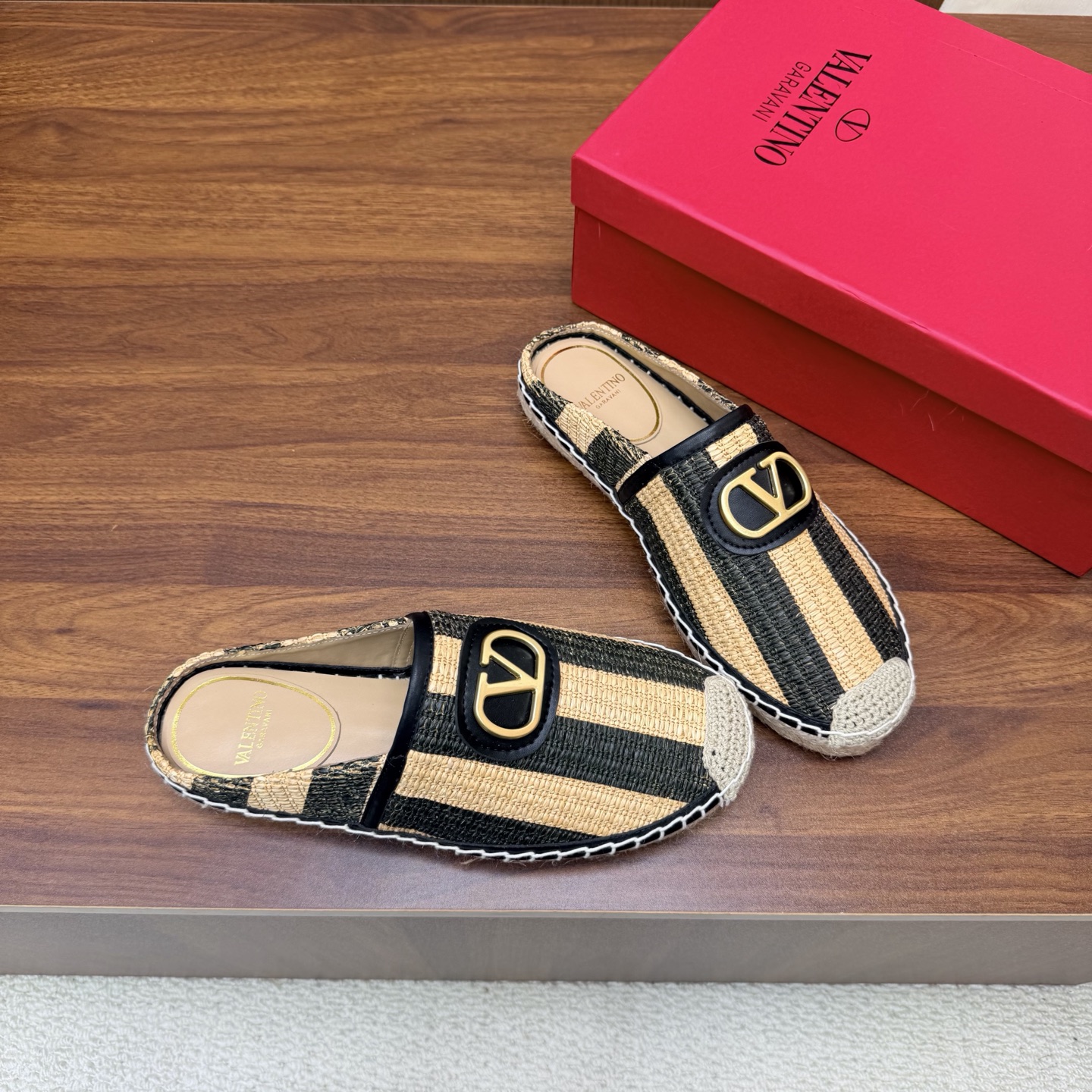 Valentino Mules