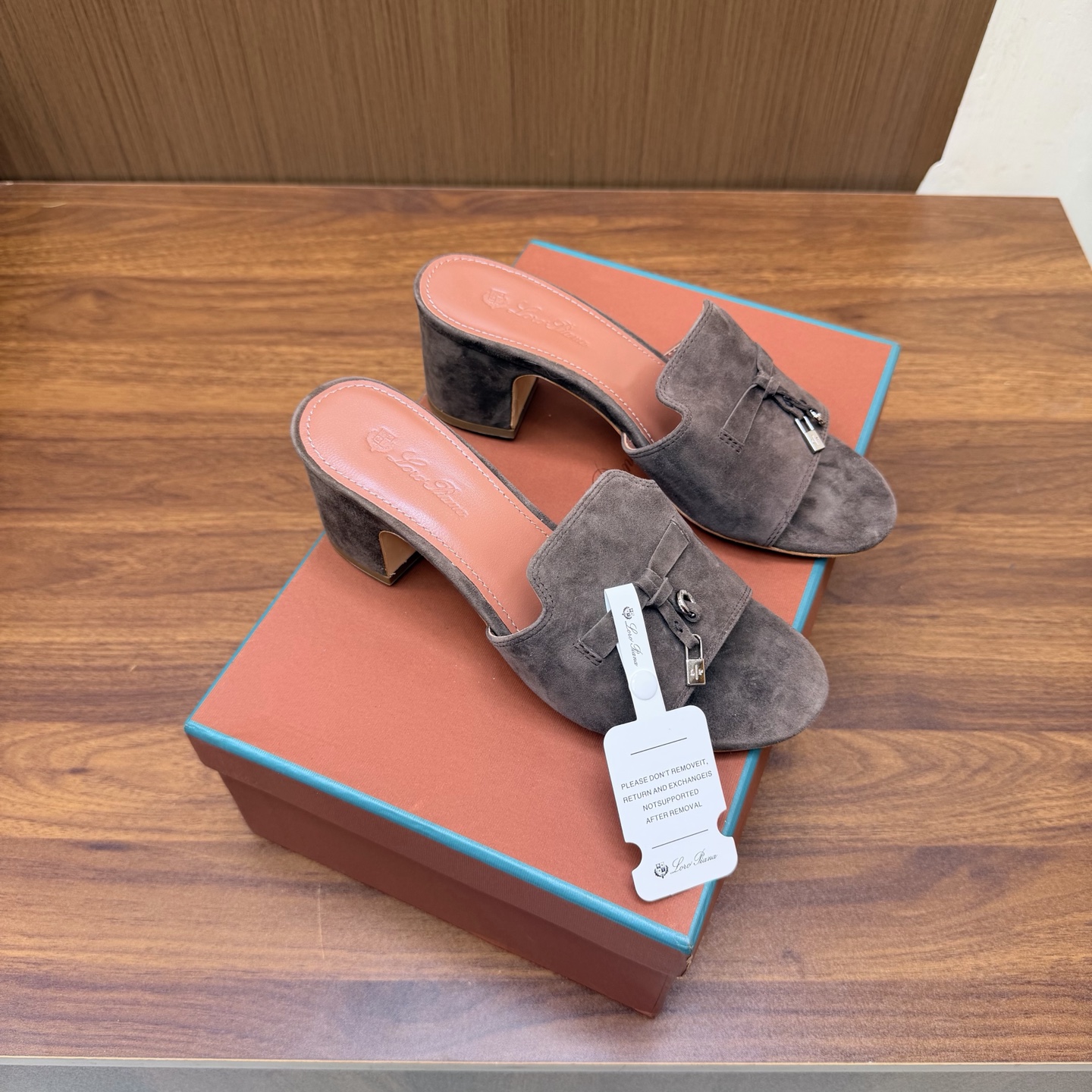 Loro Piana Slides